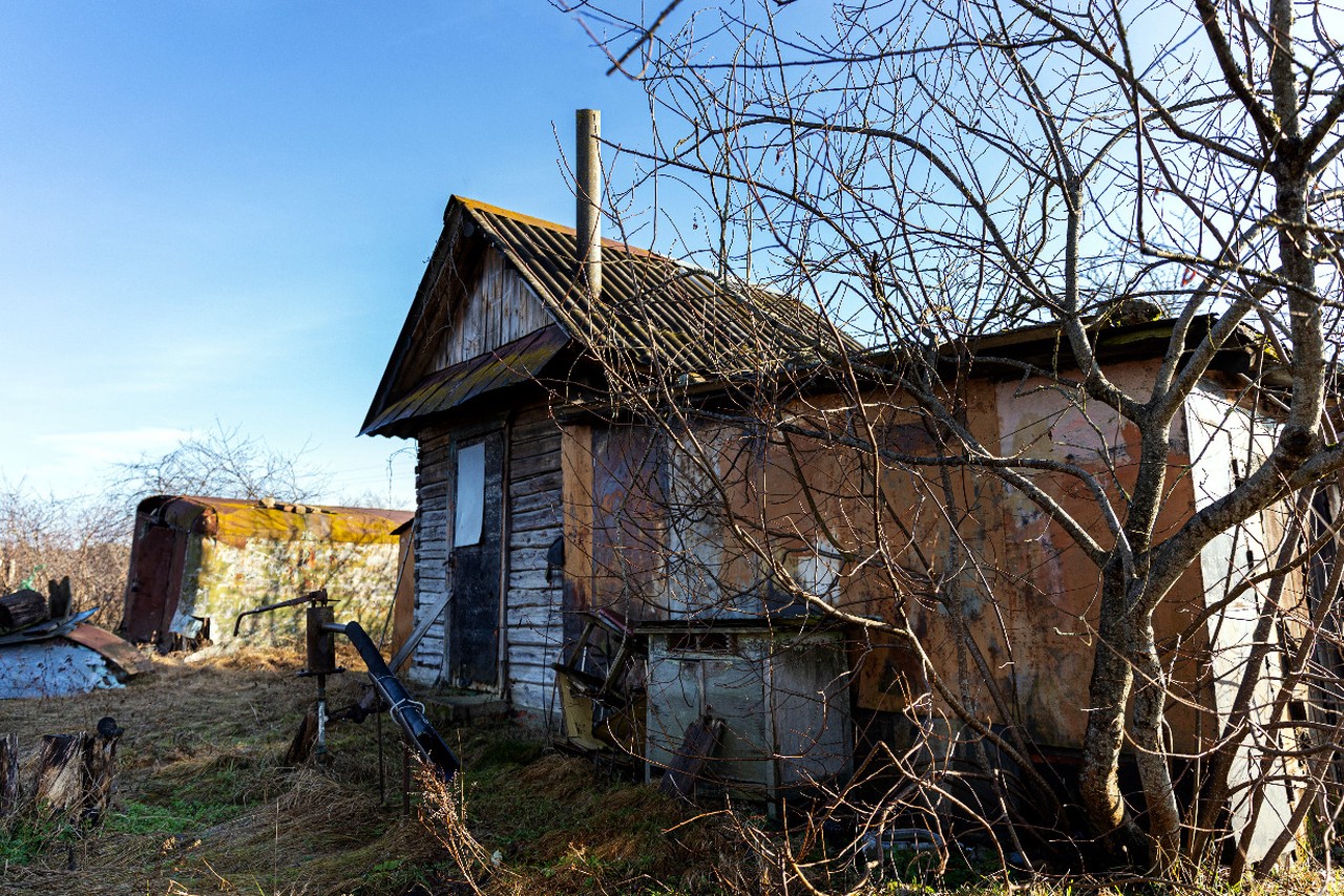 Безопасность на даче: простые способы защитить дом от воров