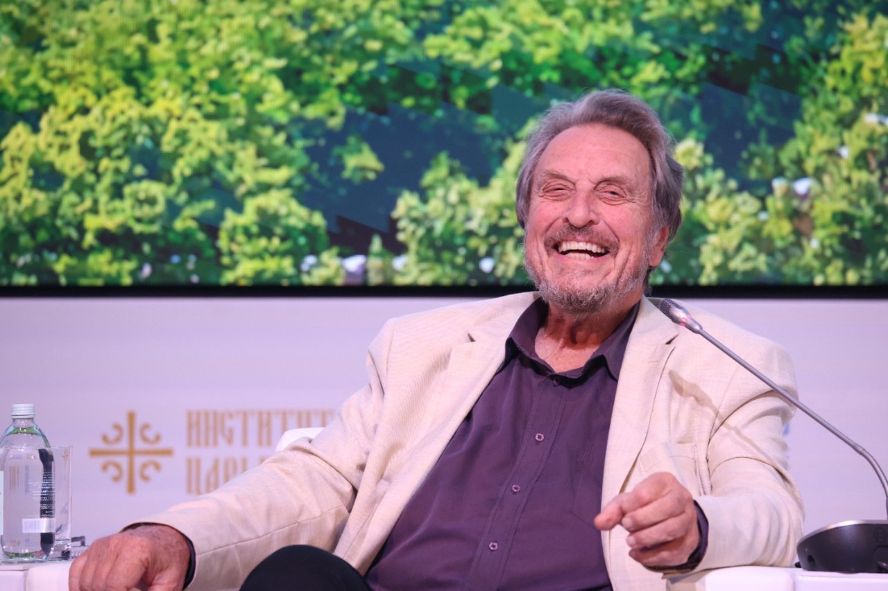 «Эррол Маск с силиконом». По Боне жестко прошлись политологи и журналисты: как участница реалити-шоу запрыгнула из «Дома-2» в большую политику