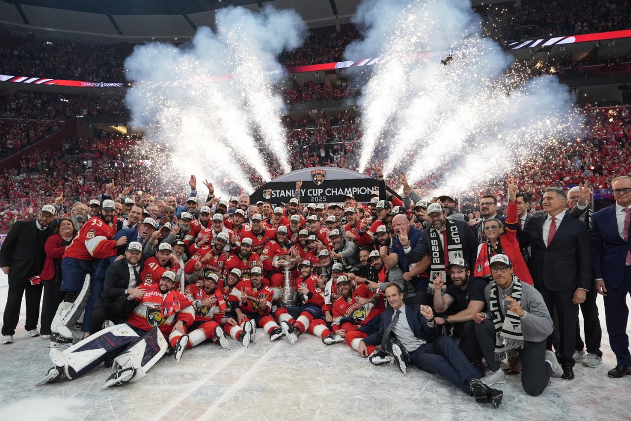 Как IIHF трижды проявила русофобию после победы Бобровского и Куликова в Кубке Стэнли