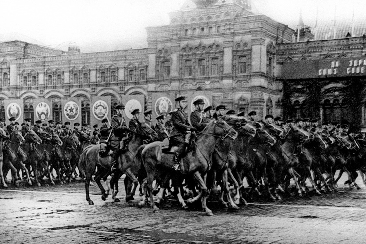 Ровно 80 лет назад в Москве прошел исторический Парад Победы