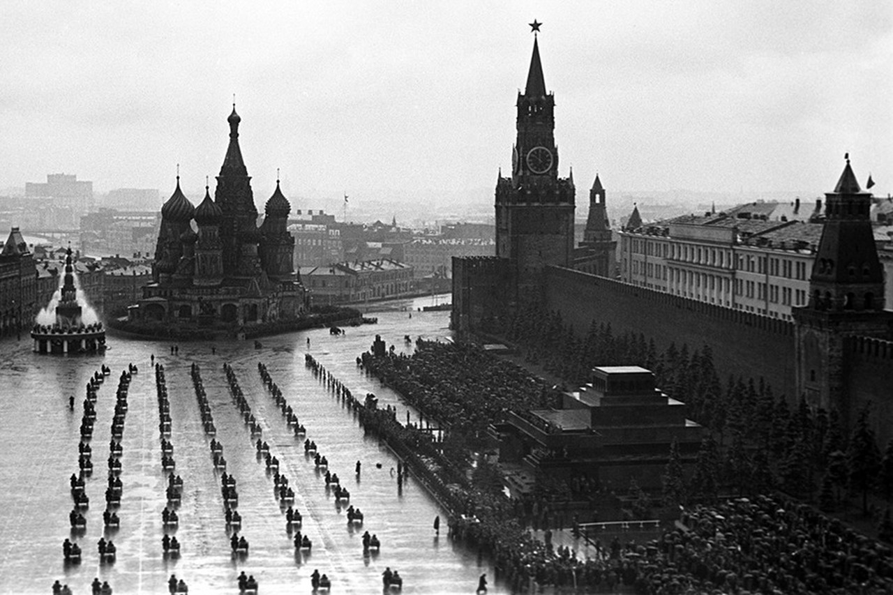 Ровно 80 лет назад в Москве прошел исторический Парад Победы