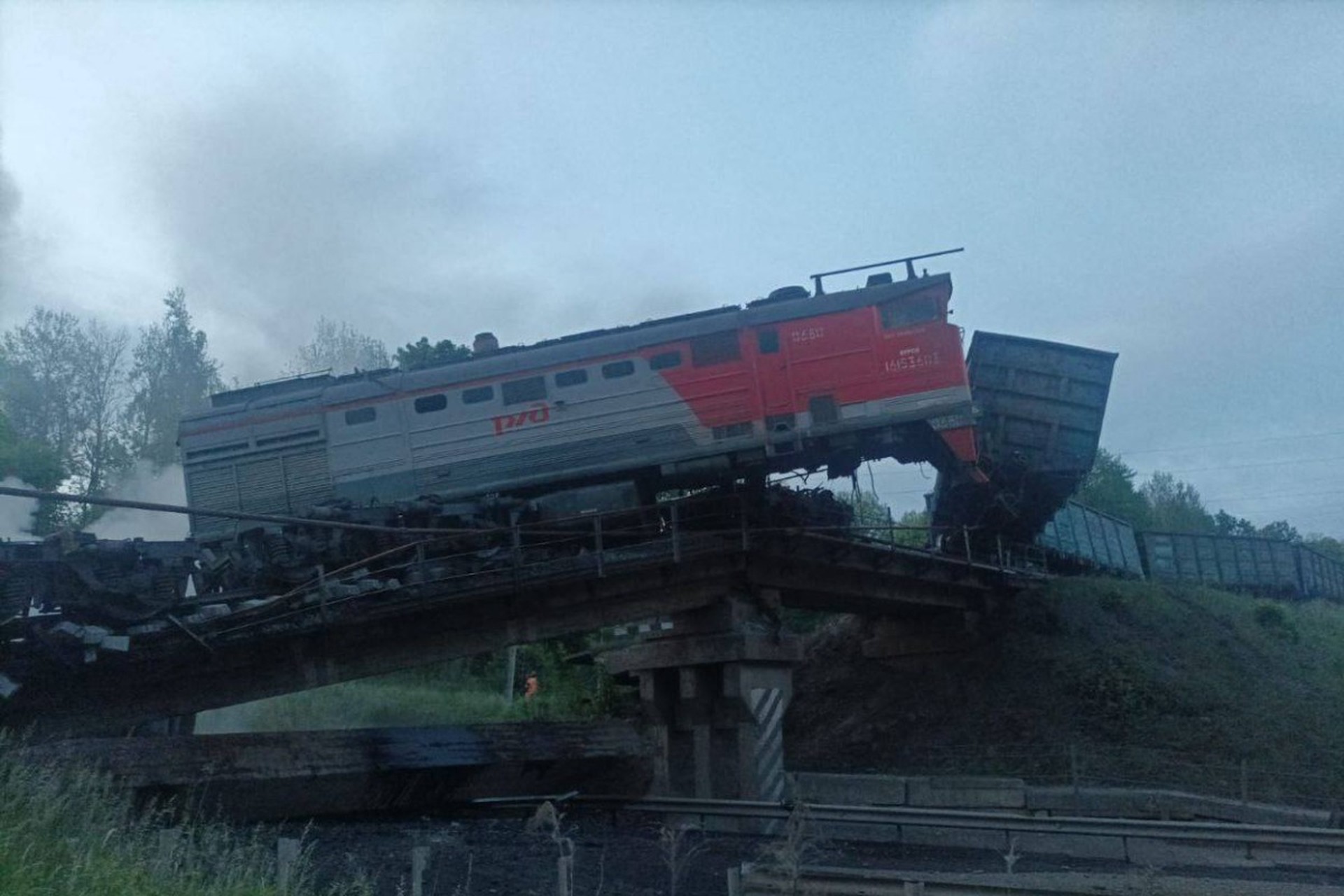 Мост рухнул в Железногорском районе Курской области