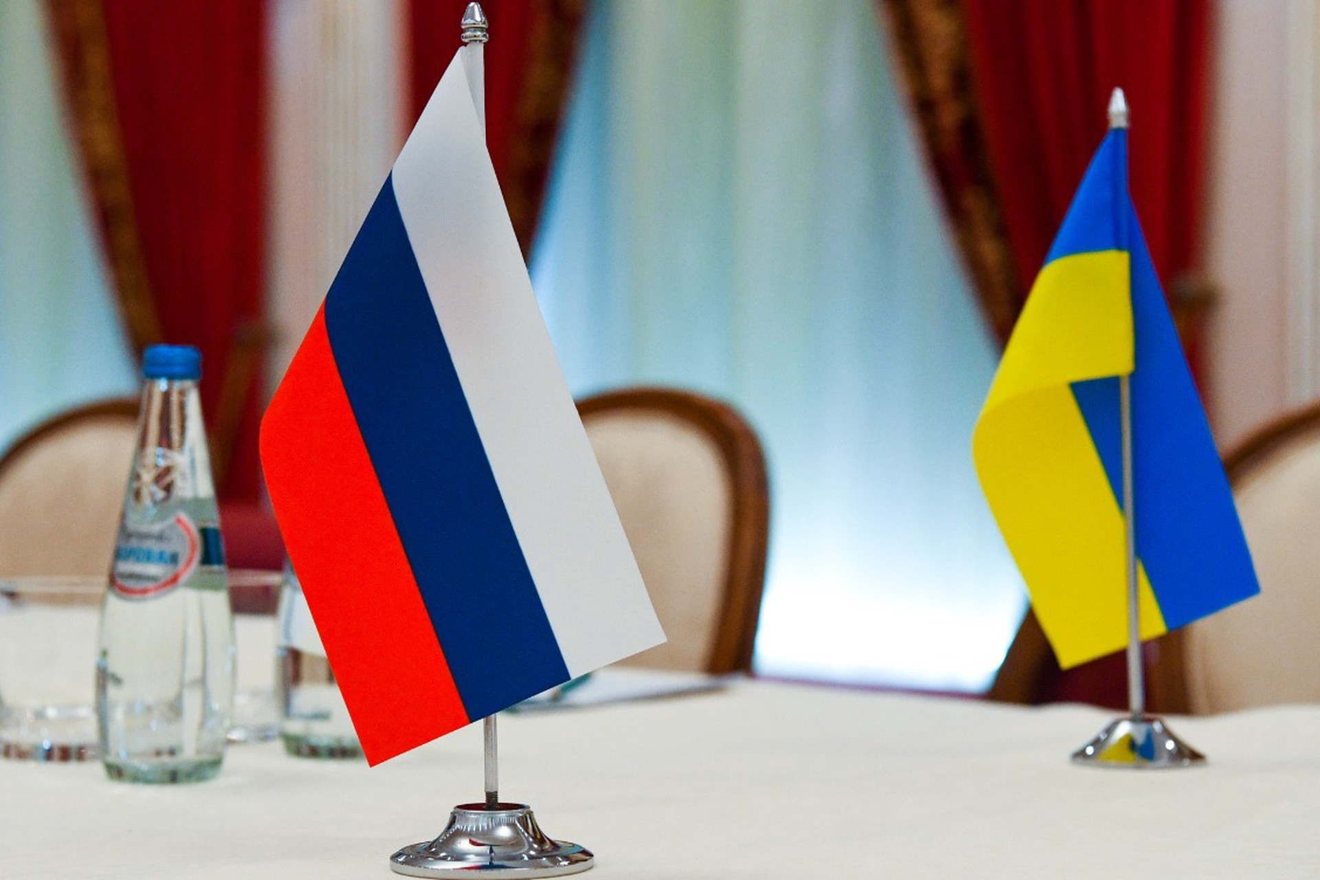 Политолог рассказал об изменении хода переговоров с Украиной после терактов с поездами
