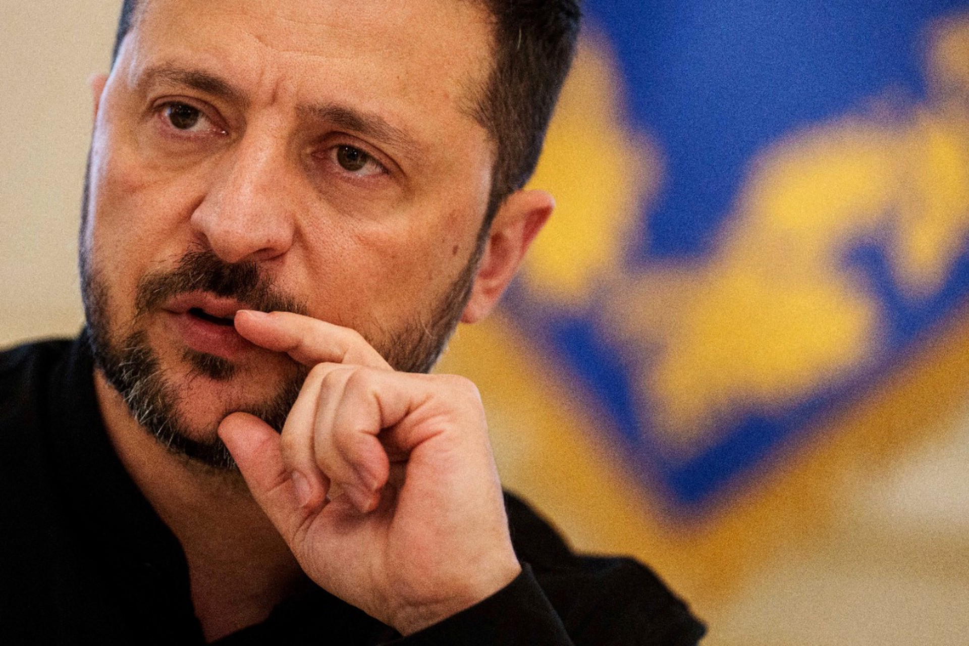 Зеленский потребовал оказать давление на Россию после массированного удара по Украине