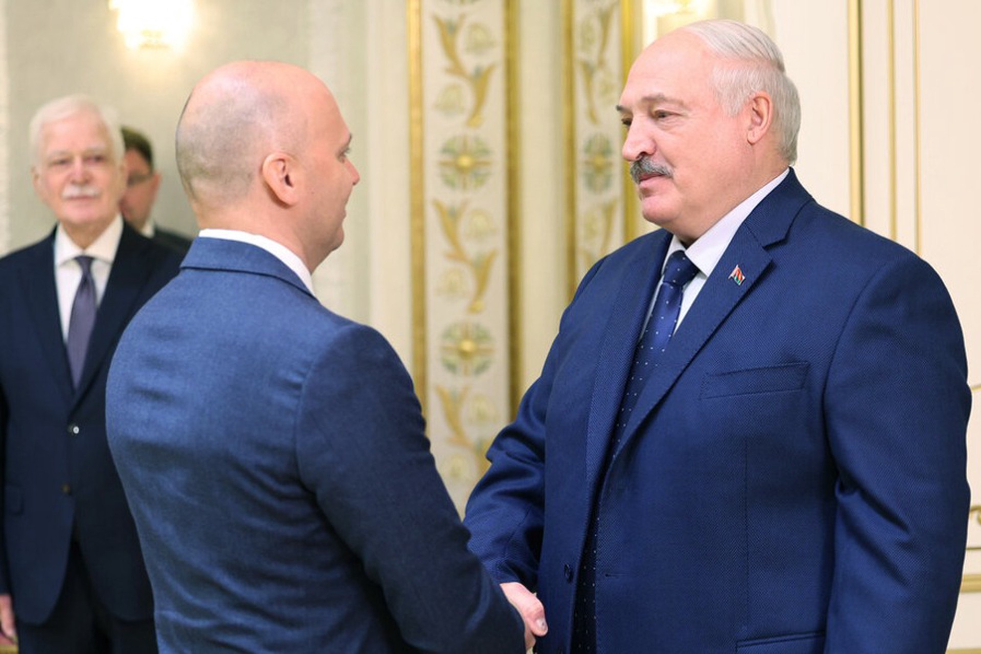 Лукашенко пообещал калининградцам нужное количество «картошки несчастной»
