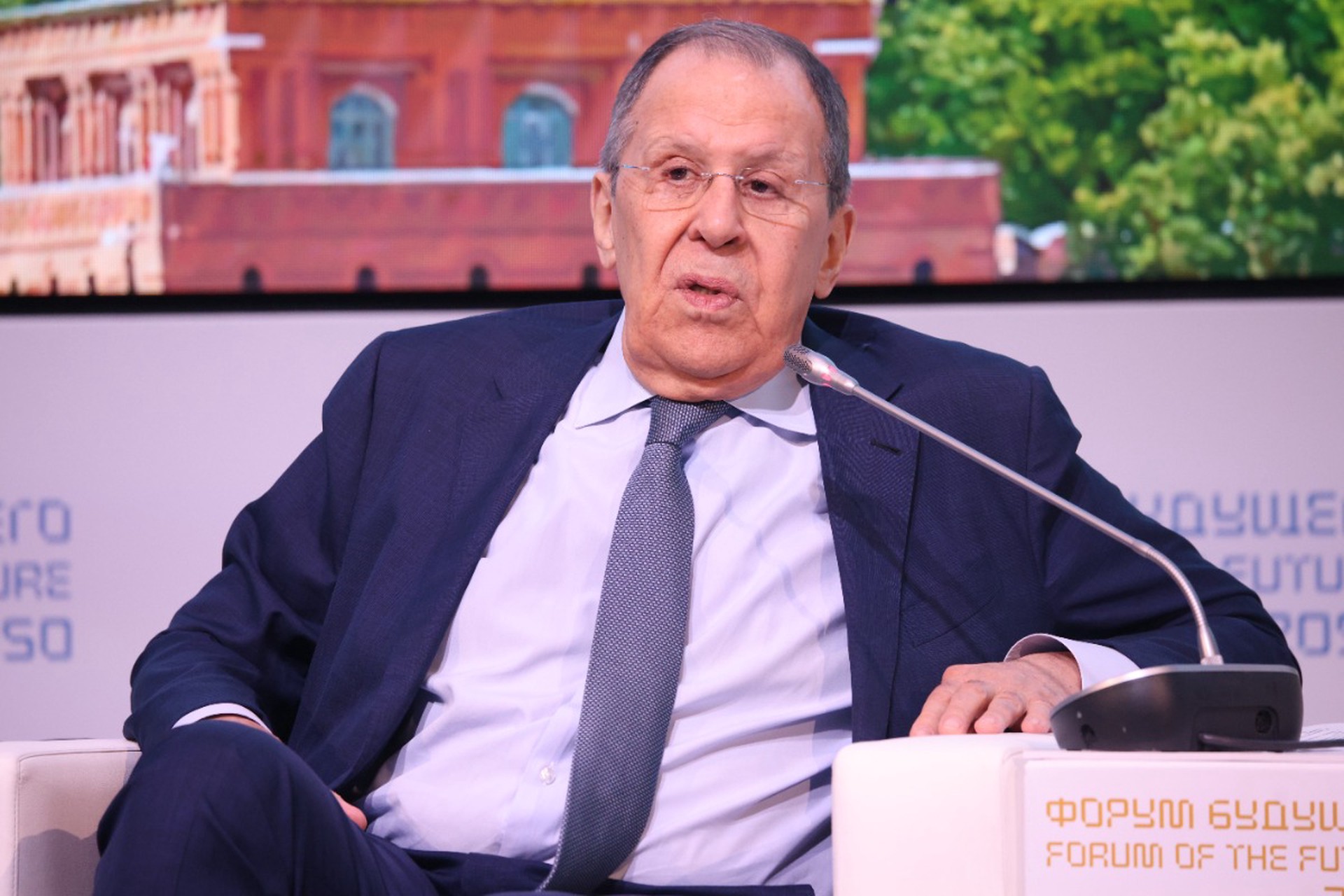 Главное к утру 9 февраля: Лавров пообещал военный ответ на атаку Европы, российский космонавт угостил участников миссии борщом, Зеленский записал электричество в стране в личные заслуги