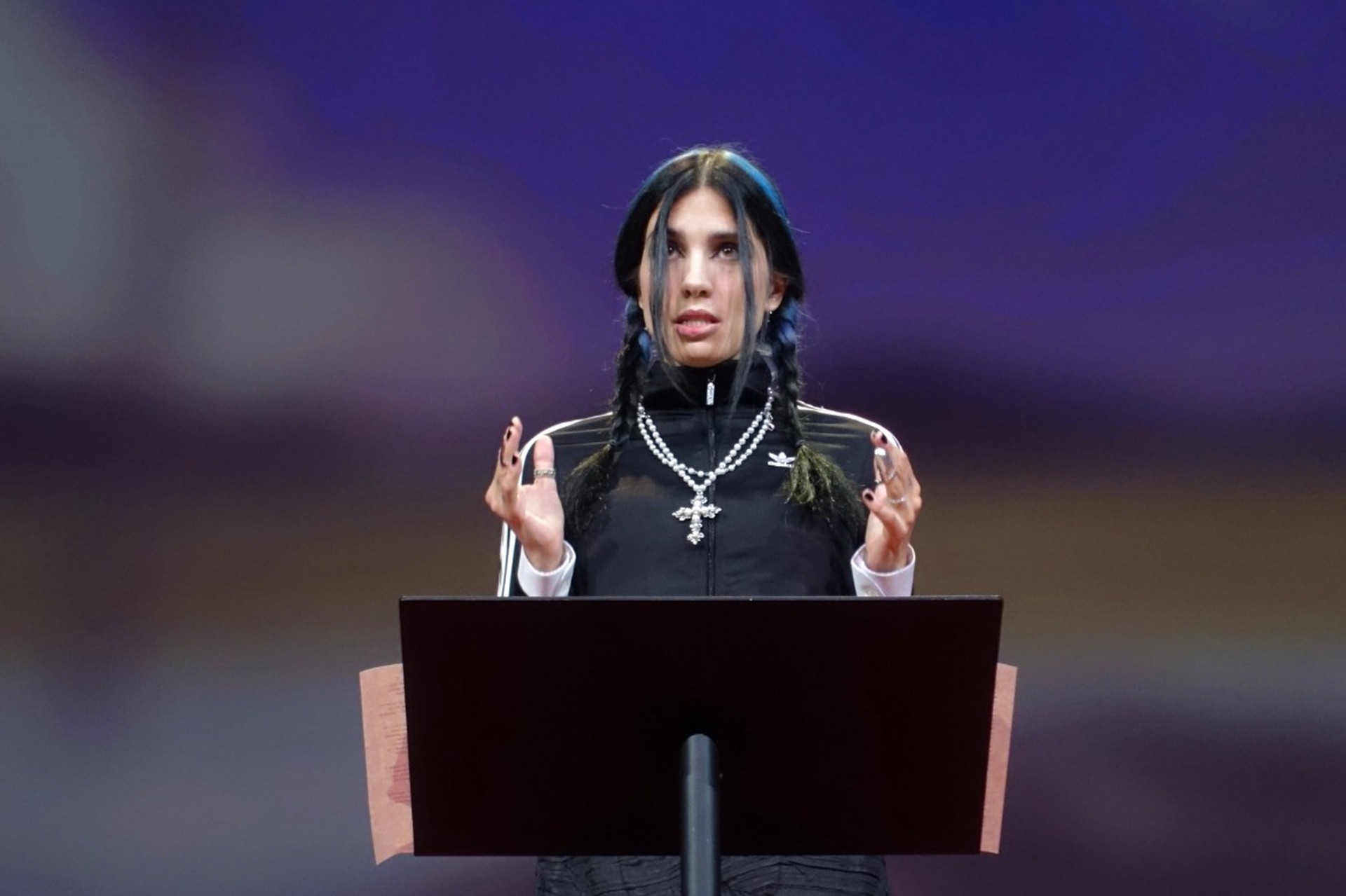 Антироссийская акция участницы Pussy Riot в Лос-Анджелесе провалилась из-за протестов