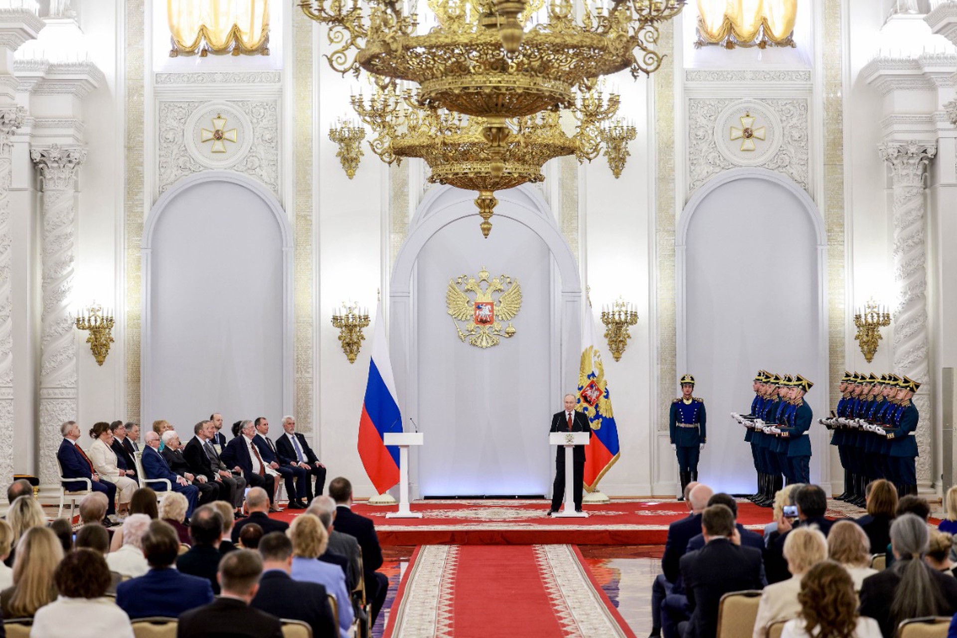Путин заявил об укреплении суверенитета России благодаря преданности народа