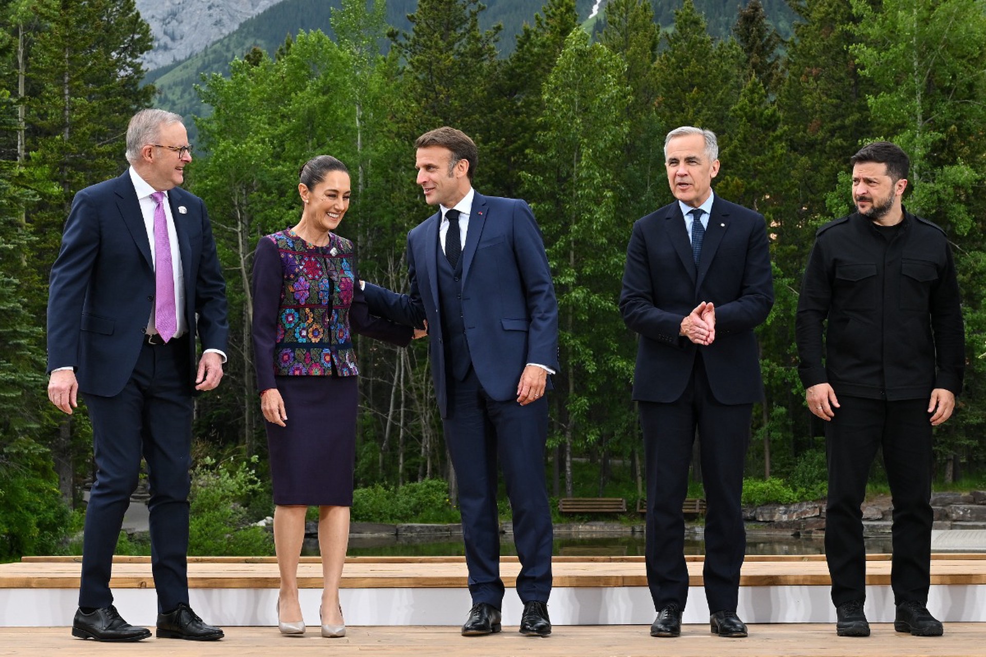 В Киеве назвали поездку Зеленского на саммит G7 полным провалом