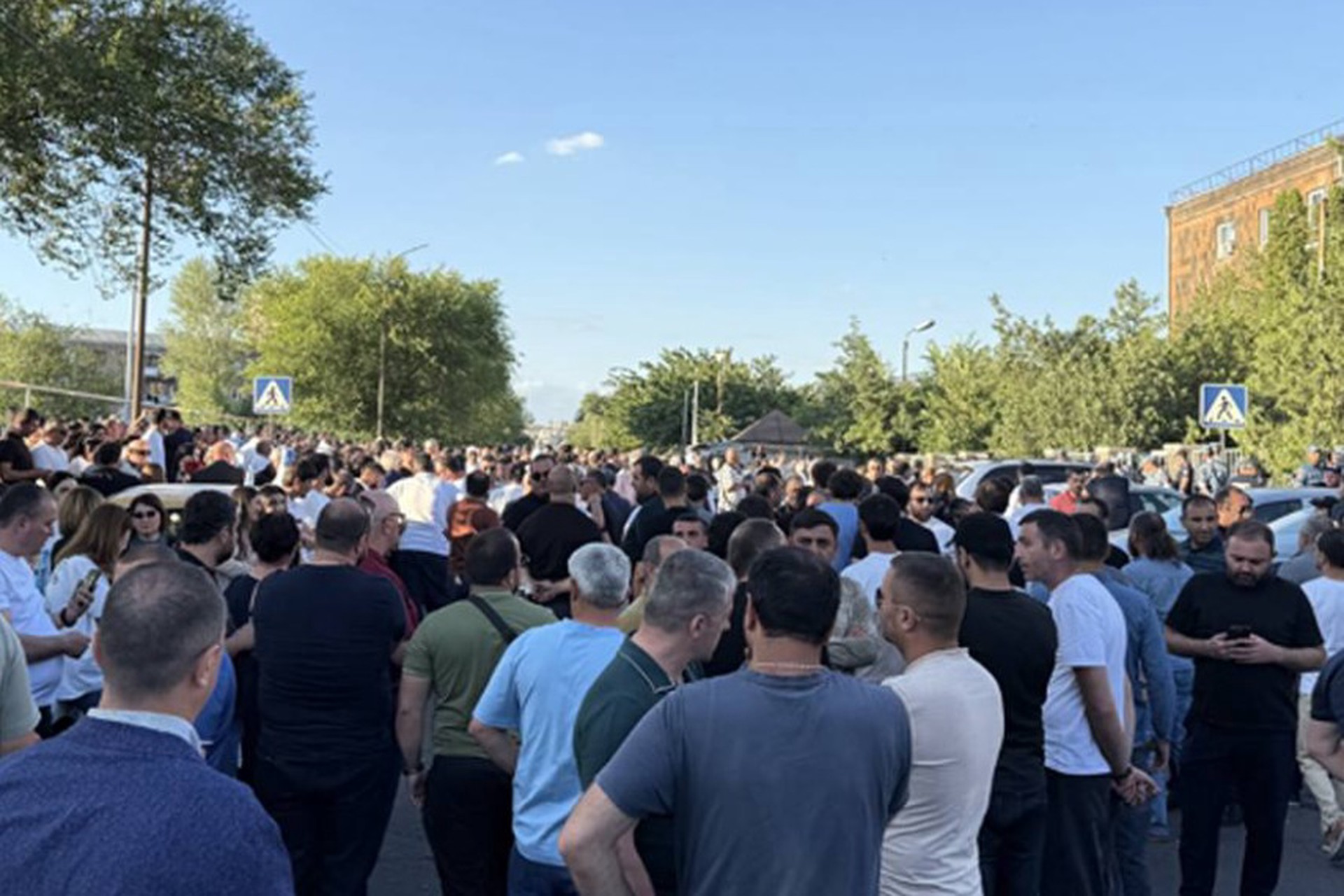 Аналитик Михайлов назвал «проделками соросят» задержание Карапетяна в Армении
