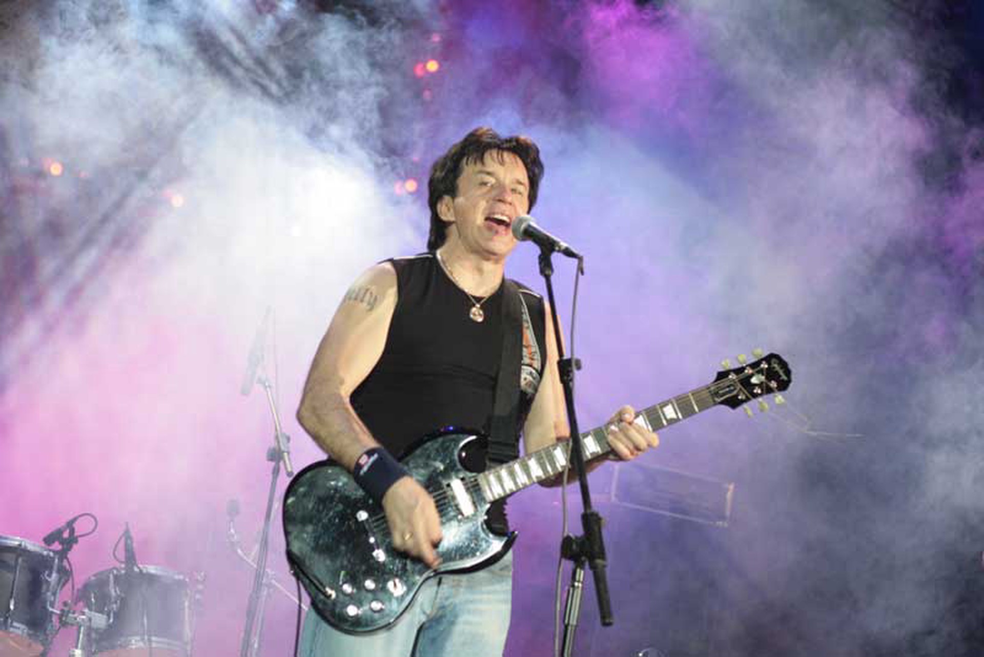 Друг Барыкина заявил, что страдавший от болезней артист отдавал все деньги близким