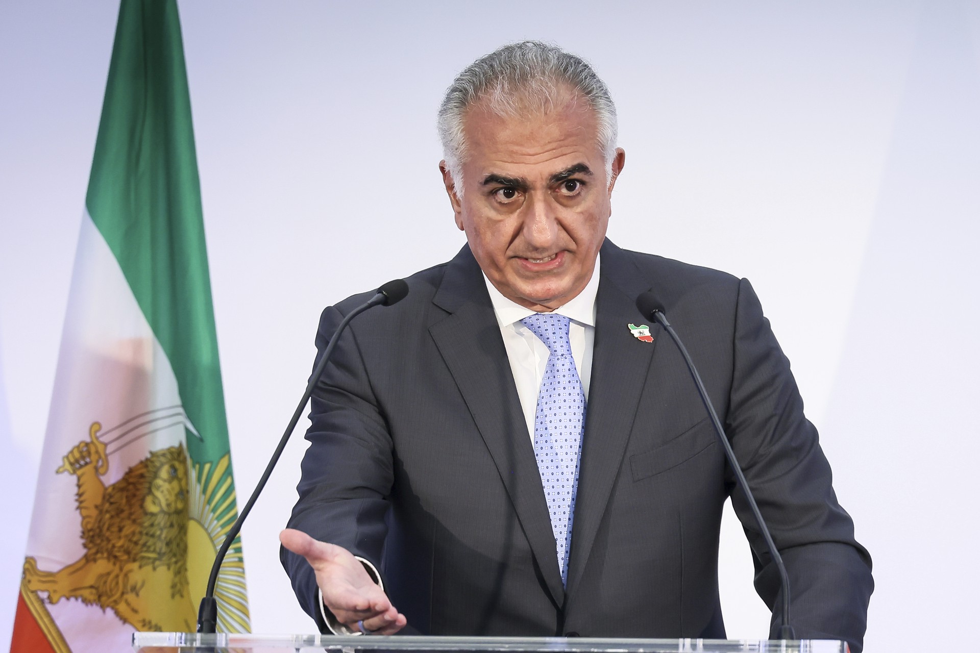 Шейх и мат: почему США захотели «вернуть» Иран под власть шахского принца