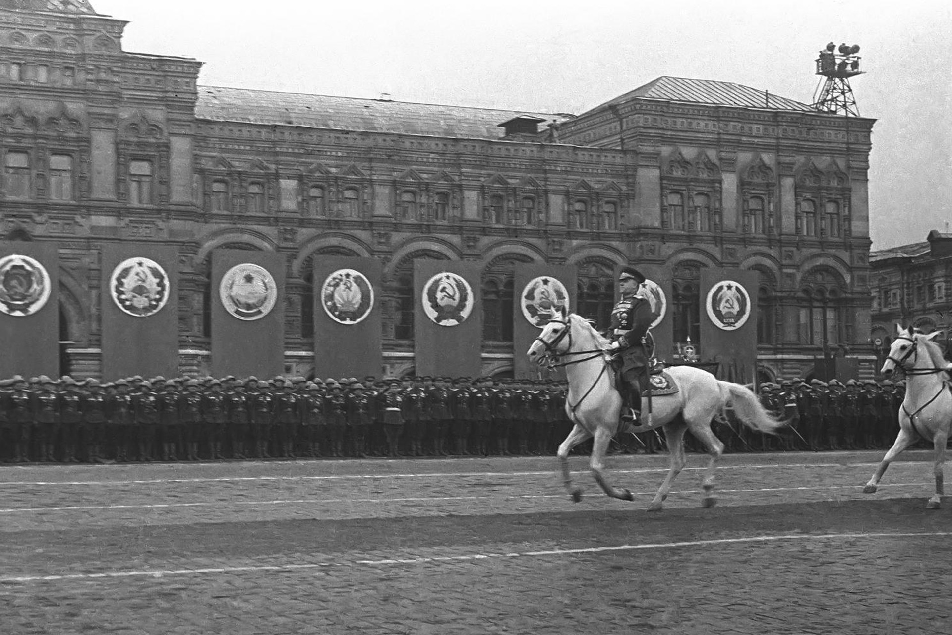 Ровно 80 лет назад в Москве прошел исторический Парад Победы