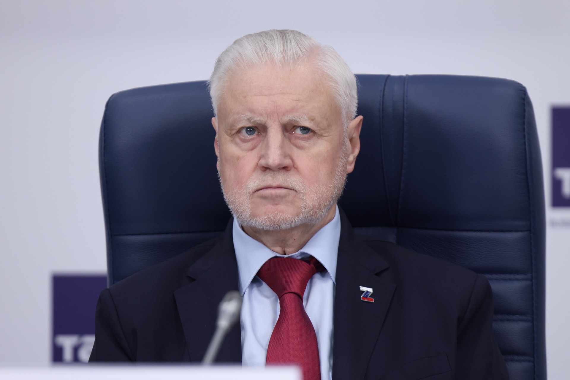 Миронов предложил сажать на 15 лет за обман пенсионеров и инвалидов