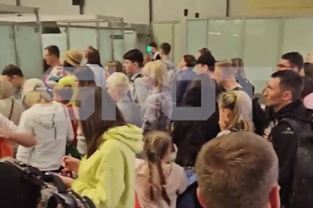 Российские туристы вторые сутки ждут вылета в Египет