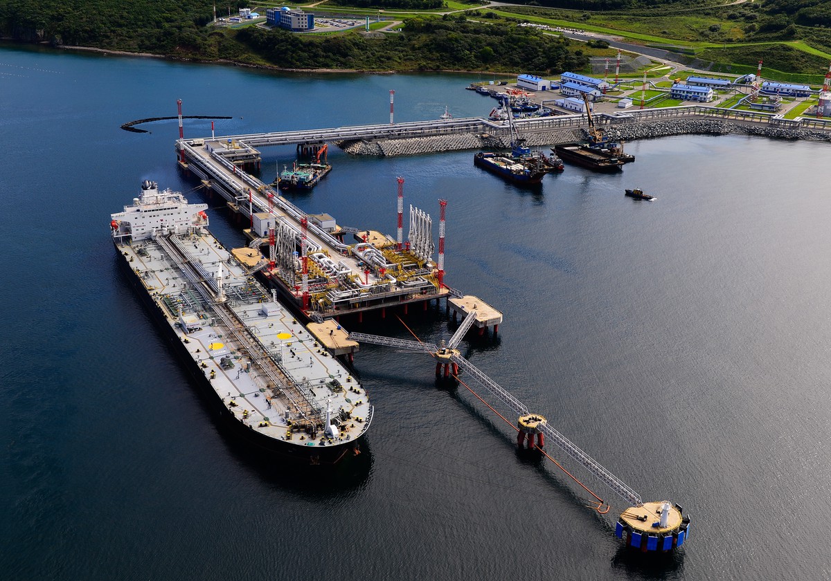 КТК расследует причины разлива нефти на терминале в Черном море