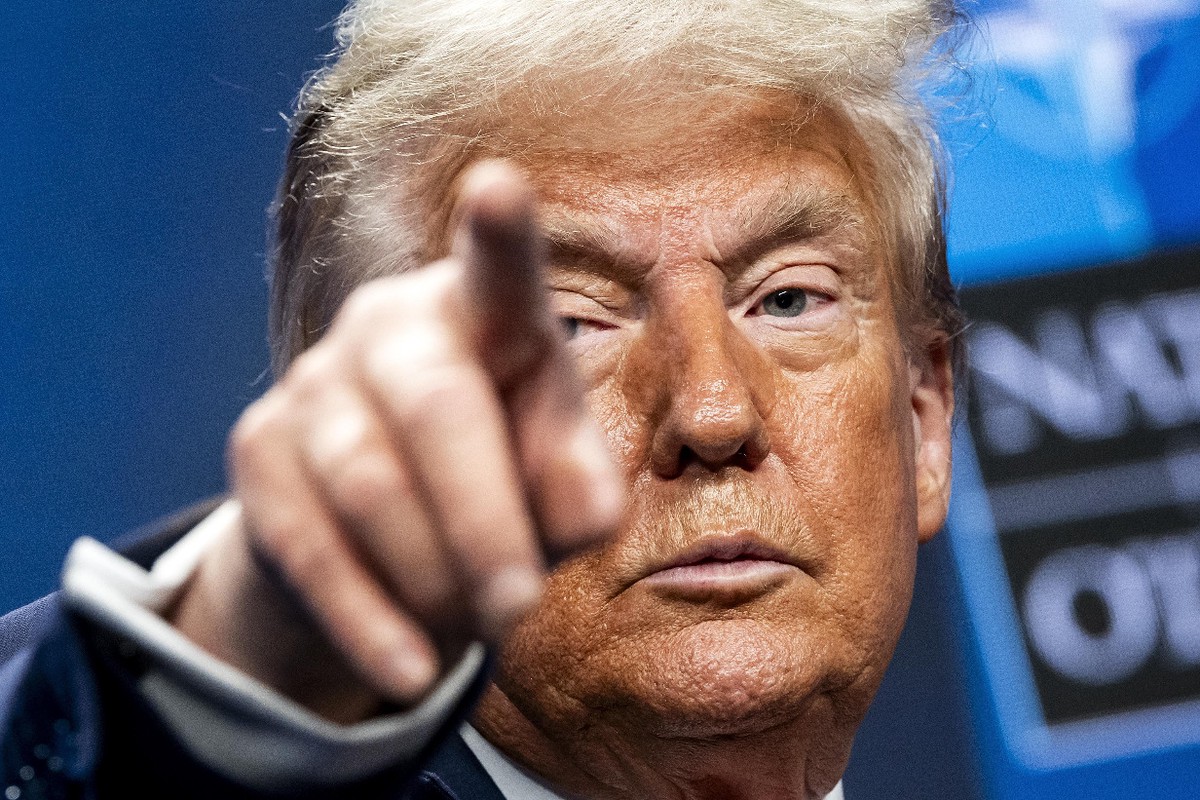 Трамп заявил, что следит за продвижением ВС РФ в Сумской области