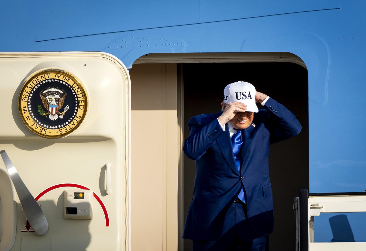 Что пишут иноСМИ 3 июля: висящий на волоске законопроект Трампа, подробности остановки поставок Украине, гуманитарный кризис в секторе Газа