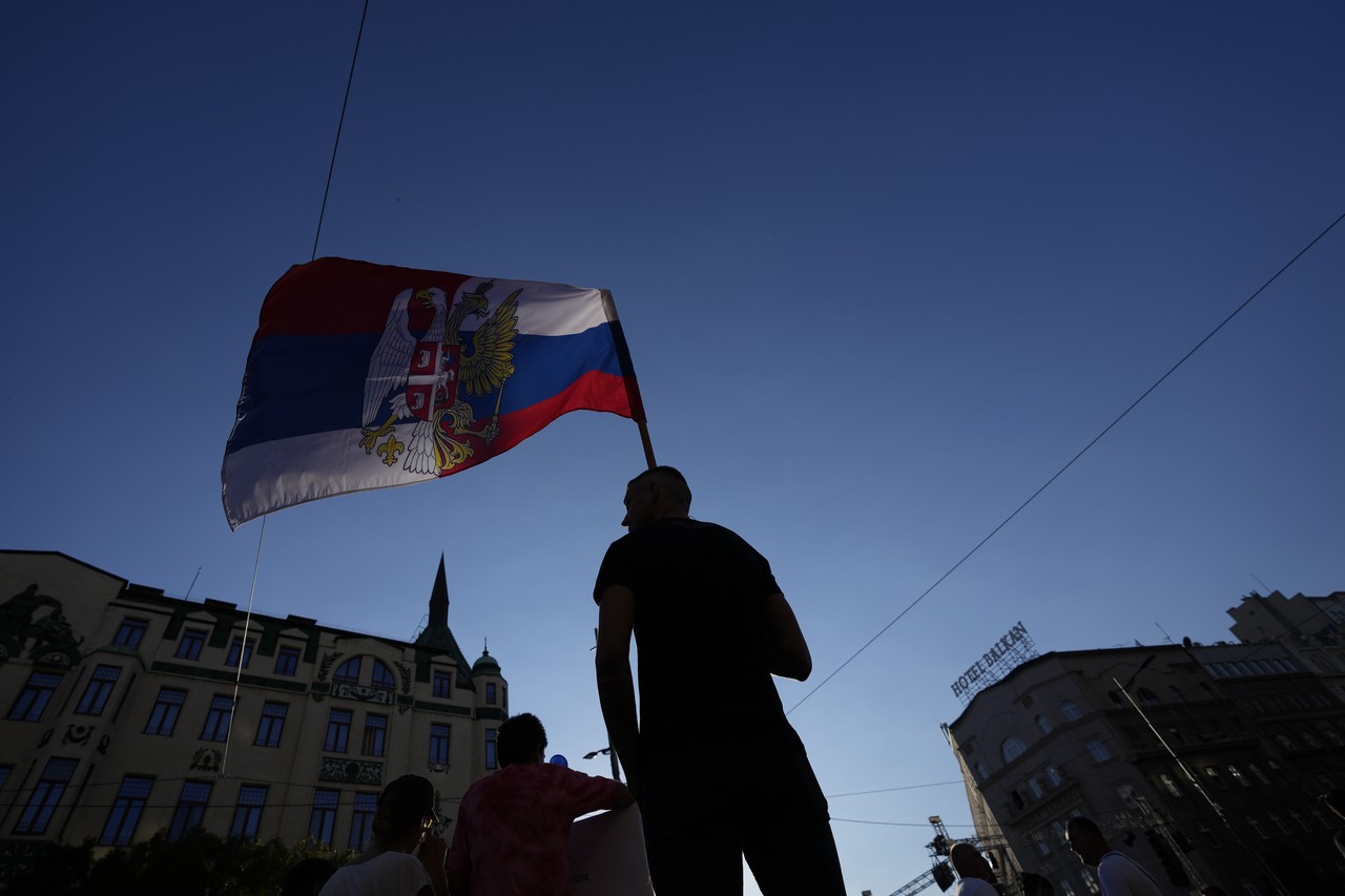 Сербам – молот: почему протесты против Вучича набирают силу