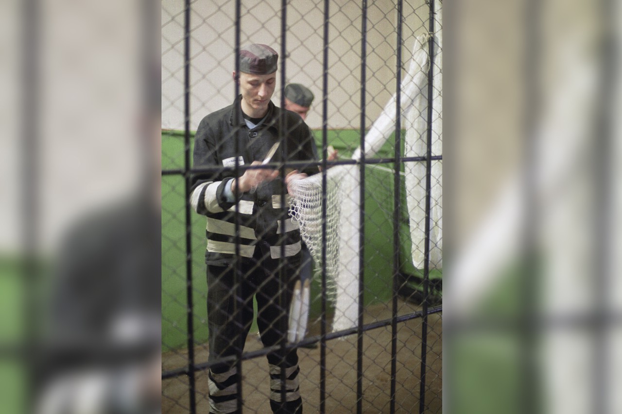 Обитель монстров: как доживают свой век самые страшные маньяки и каннибалы в «Черном дельфине»