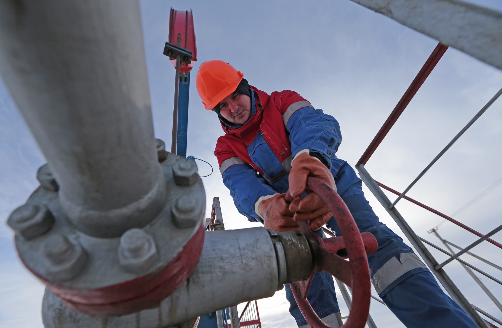 Эксперт назвал фейком приостановку Индией закупок российской нефти после угроз Трампа