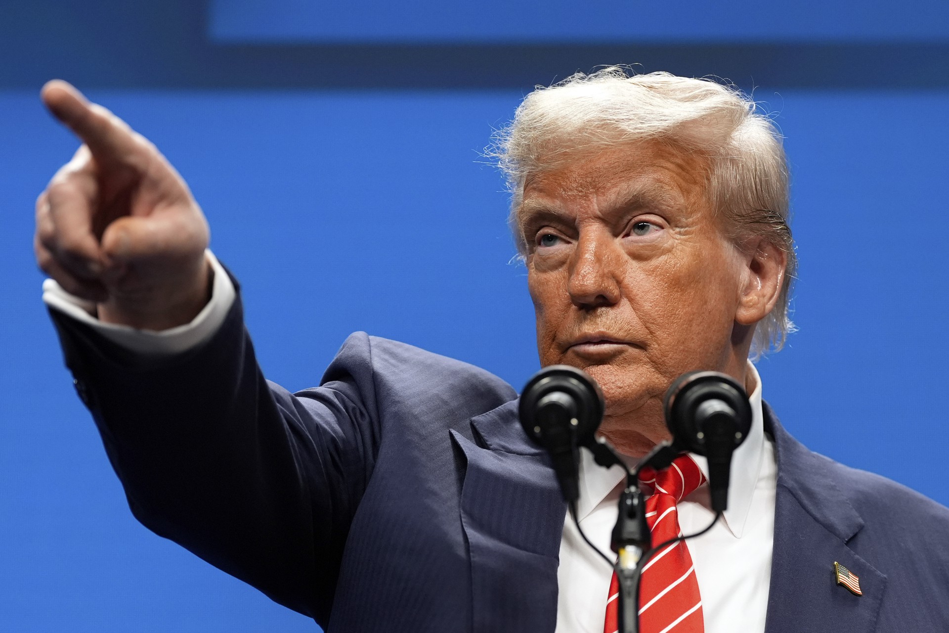 Трамп заявил о продолжении поставок военной помощи Киеву