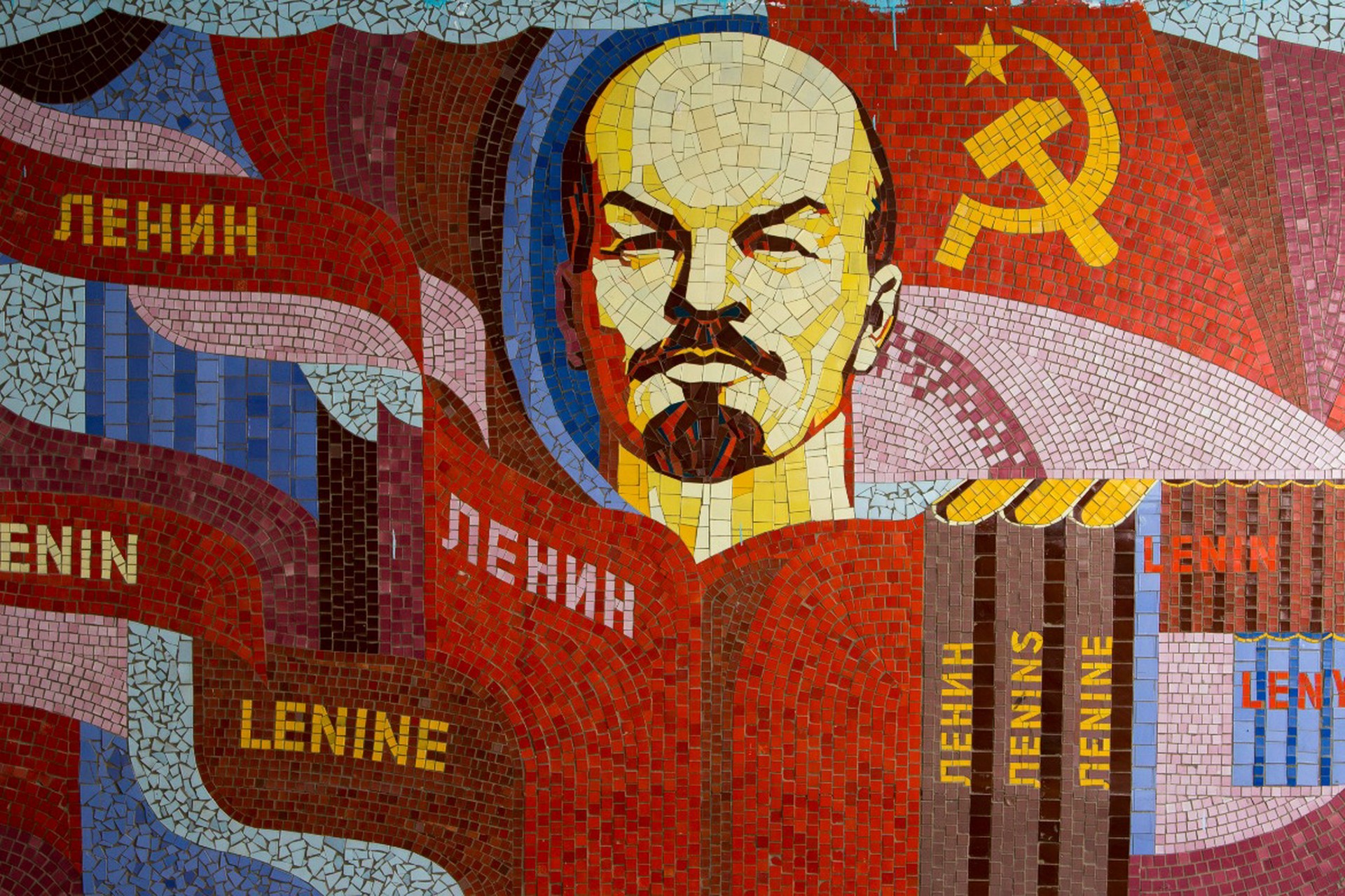 Тотальная слежка, КГБ и водка по утрам: самые нелепые американские мифы о жизни в СССР