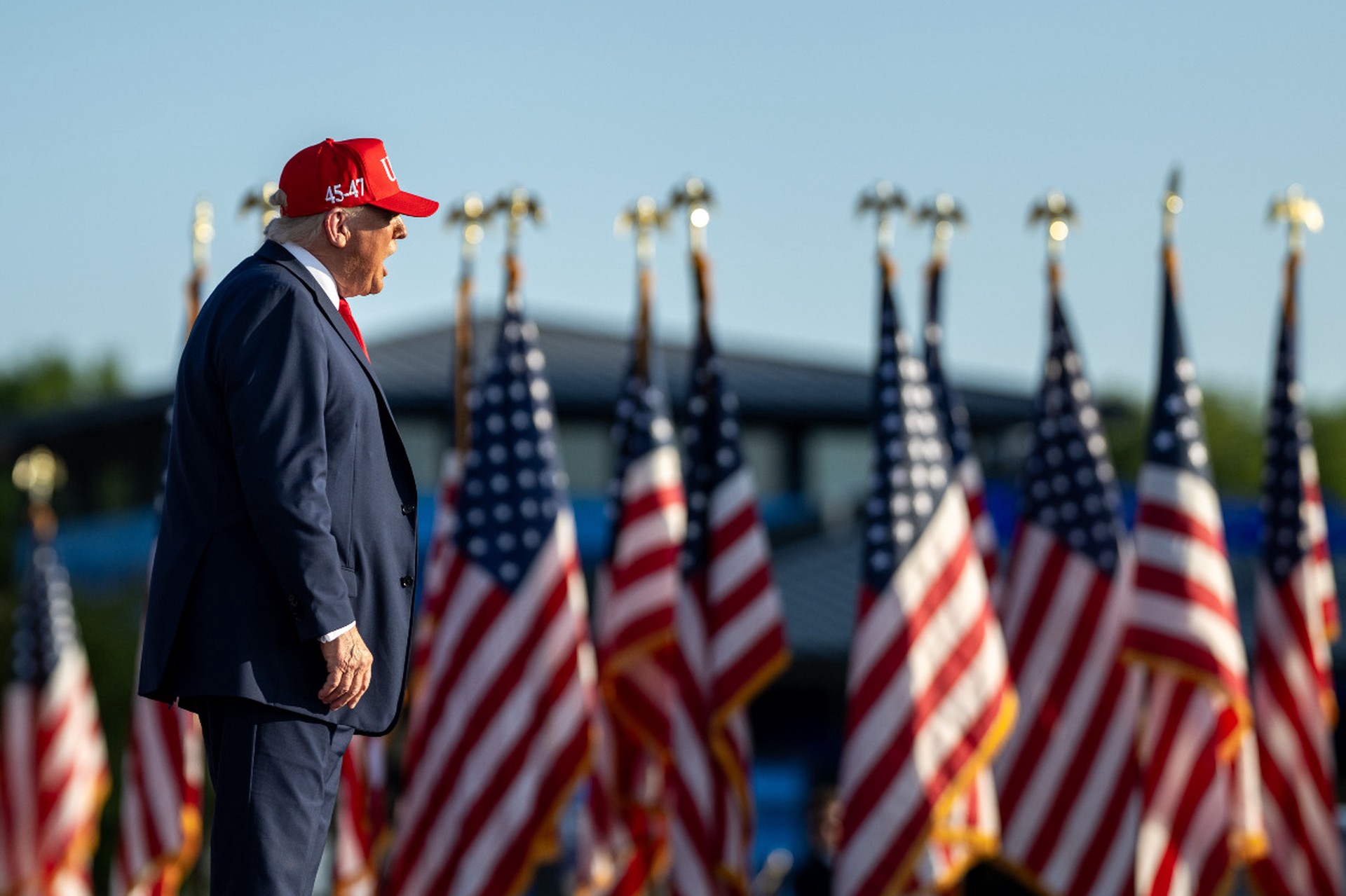 Политолог предупредил о попытке Трампа разорвать отношения России и Китая