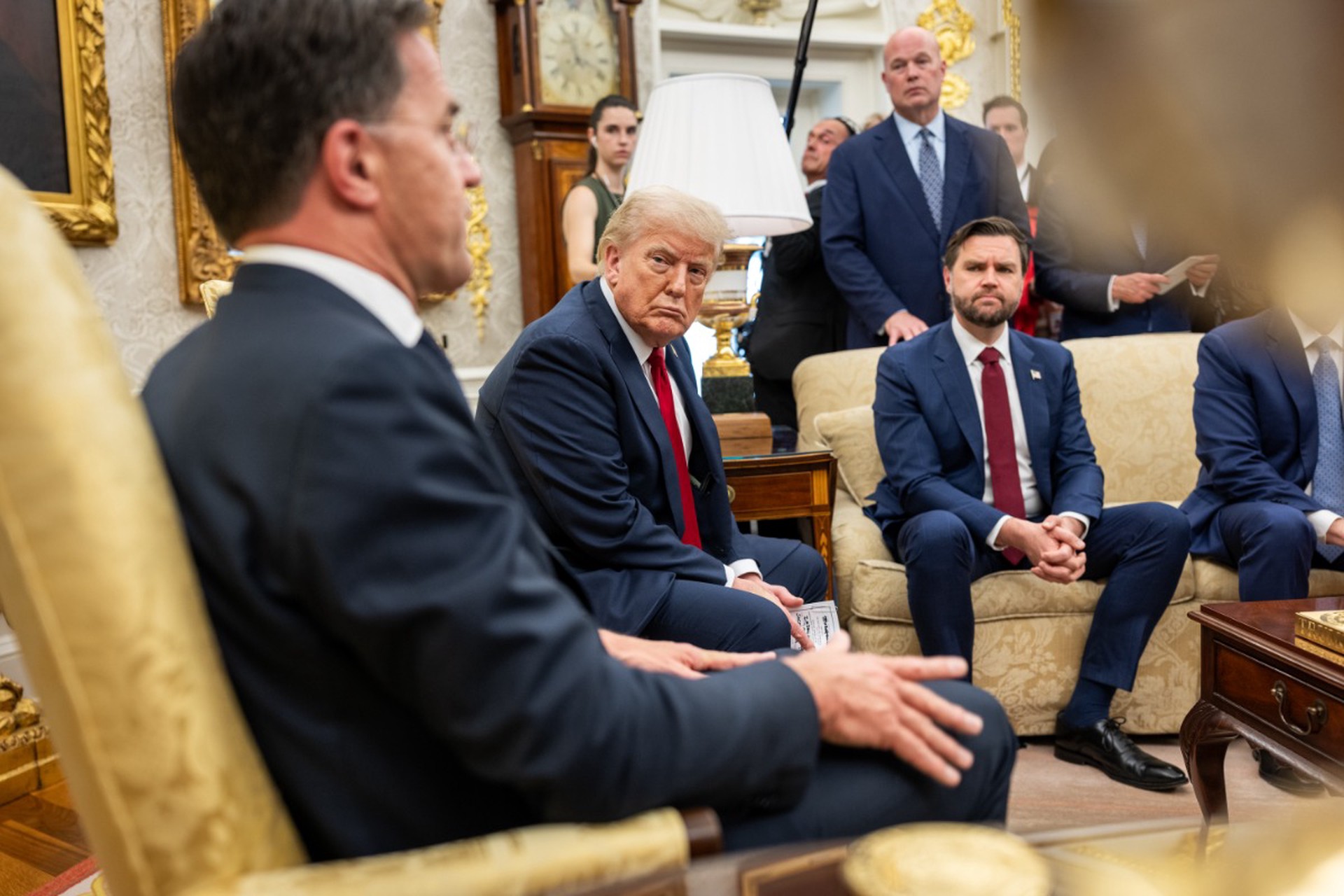 О чем пишут «ИноСМИ» 15 июля: поставки оружия и угрозы Трампа, перестановки в правительстве Зеленского, торговая война США с ЕС