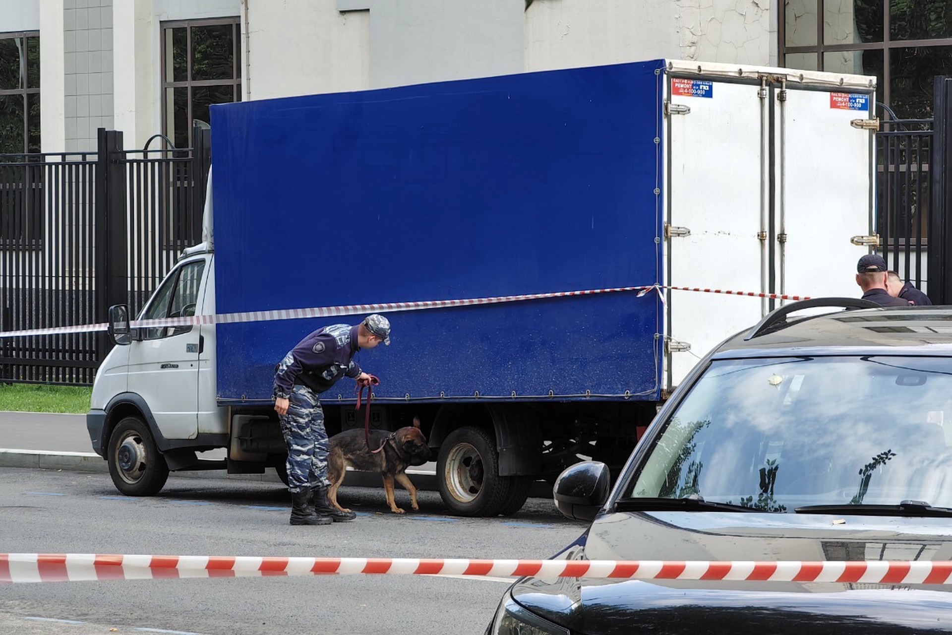 В Москве оцепили часть улицы Правды из-за подозрительной машины