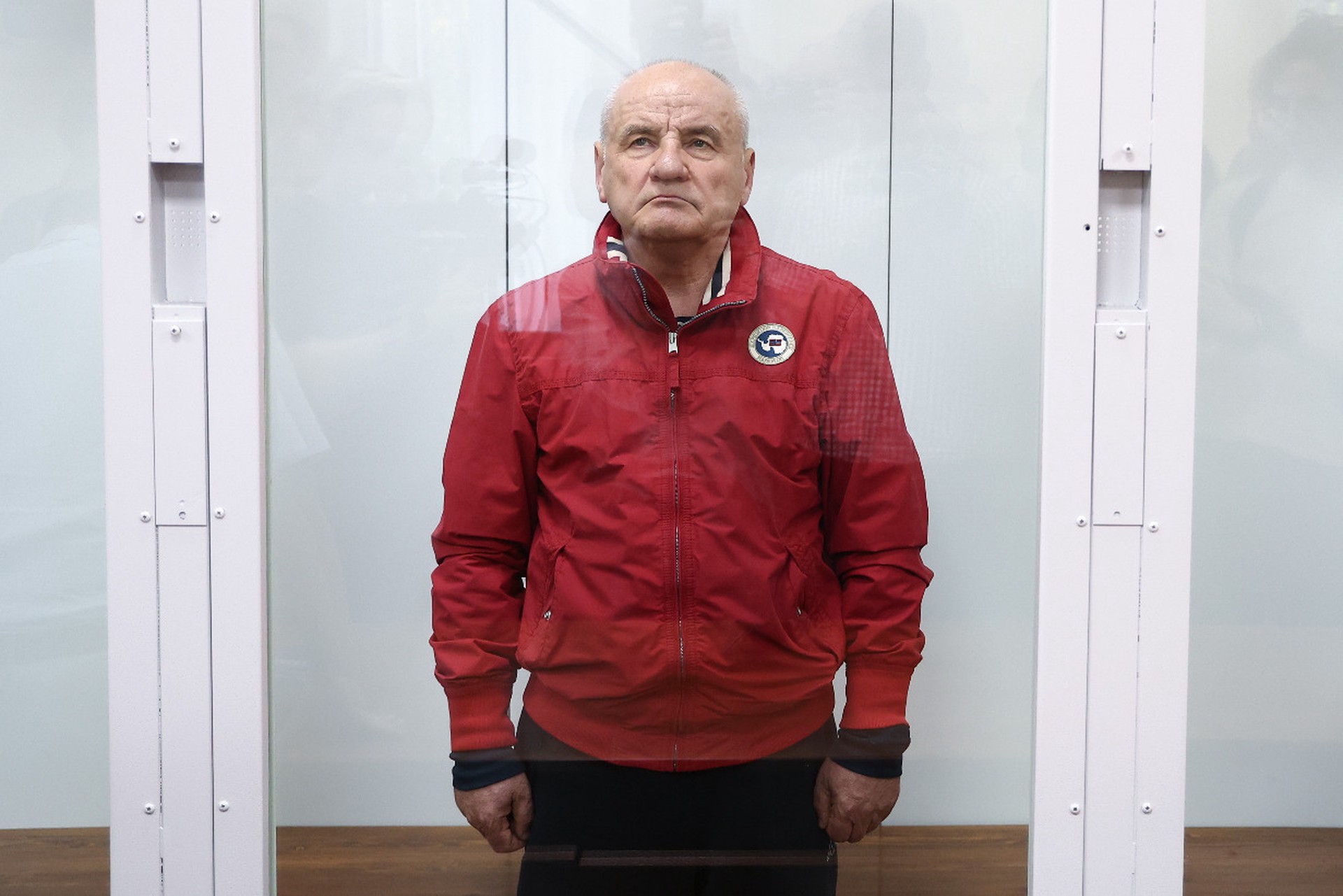 Экс-замглавы Минобороны Попов построил себе дом и баню за счет министерства