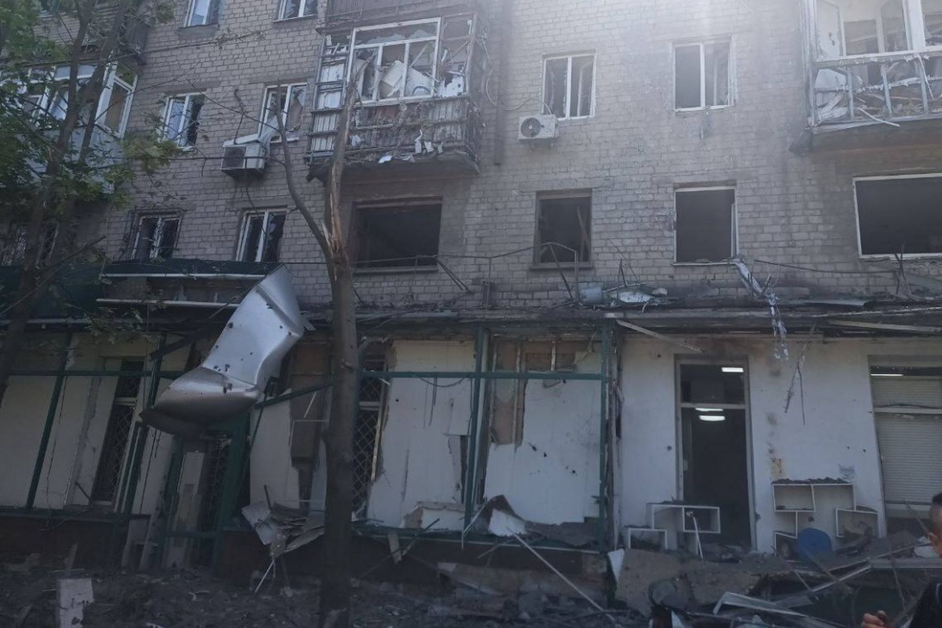 ВСУ ударили по жилому дому в центре Донецка, есть раненые