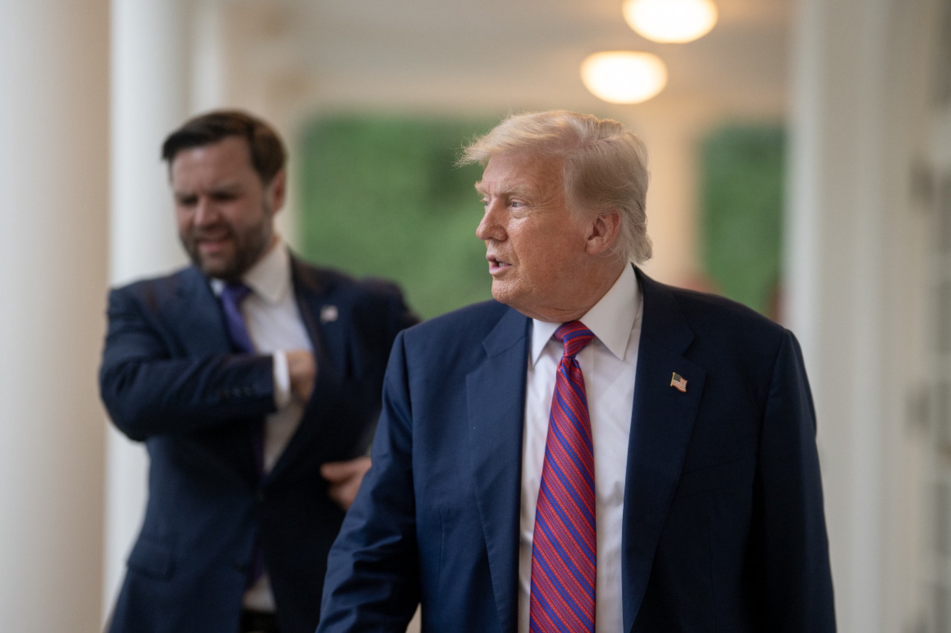 США введут 25%-ные пошлины на импорт из Индии