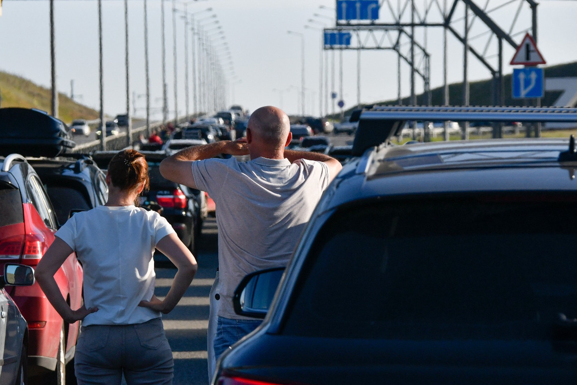 Очередь из 1620 автомобилей скопилась на подъездах к Крымскому мосту