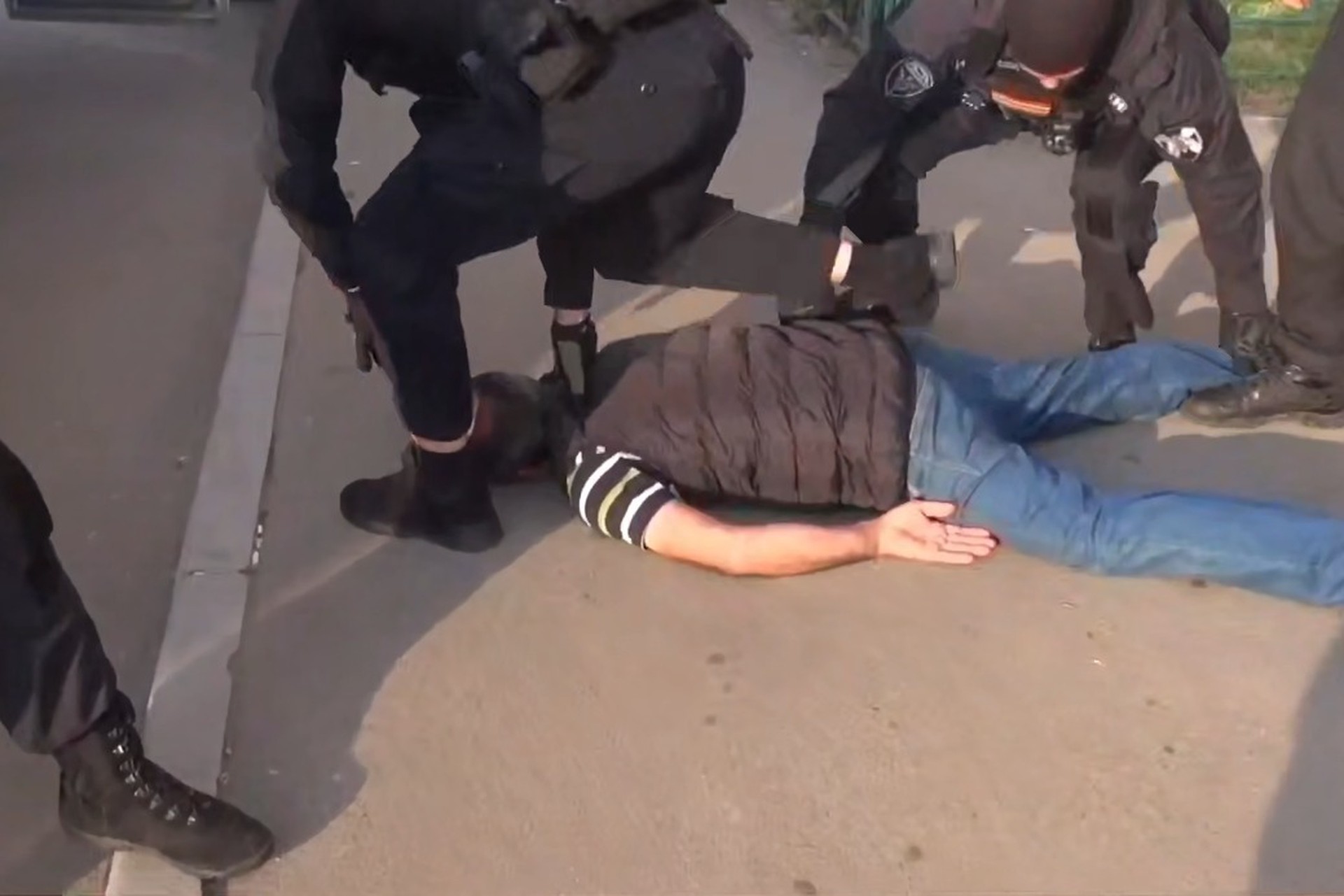 В Москве задержали банду азербайджанцев, легализовавших более тысячи мигрантов