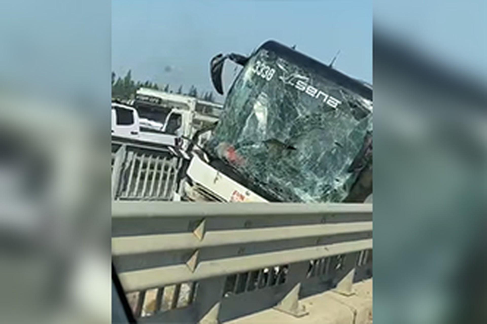 SHOT: Автобус с россиянами попал в ДТП в Турции