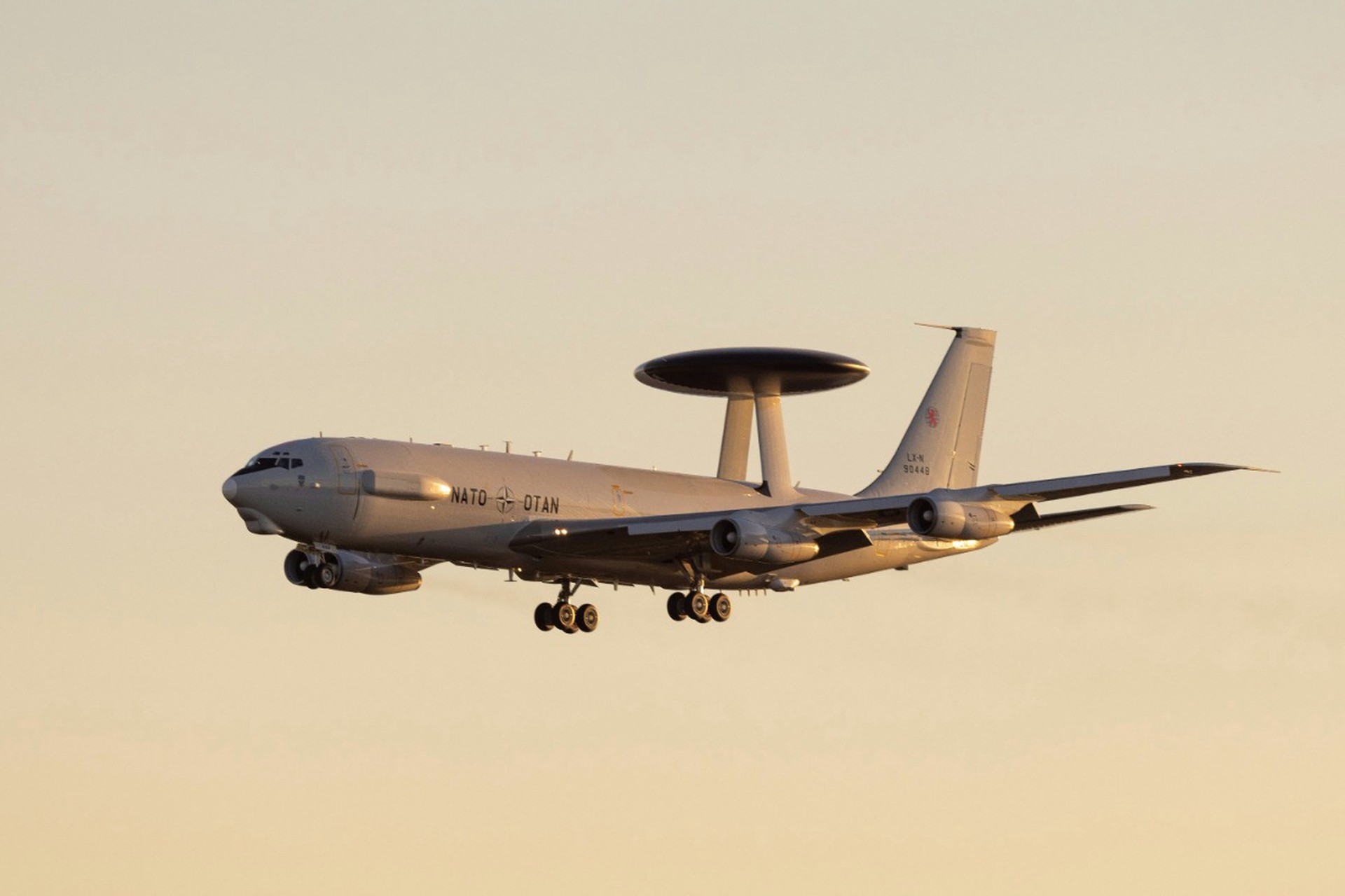 Business Insider: НАТО следит за действиями ВС России при помощи самолетов AWACS