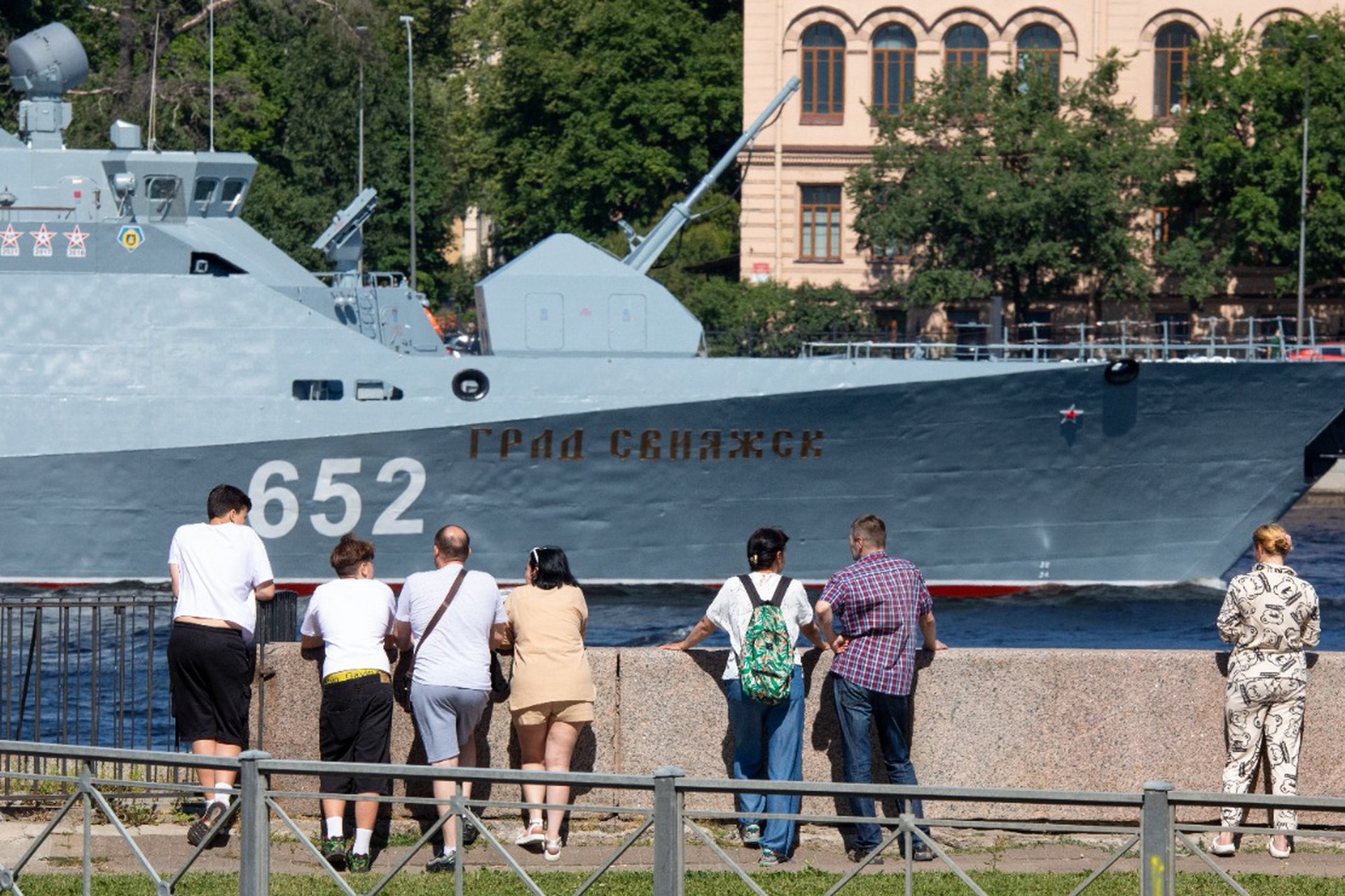 Парад в честь дня ВМФ в Петербурге отменили