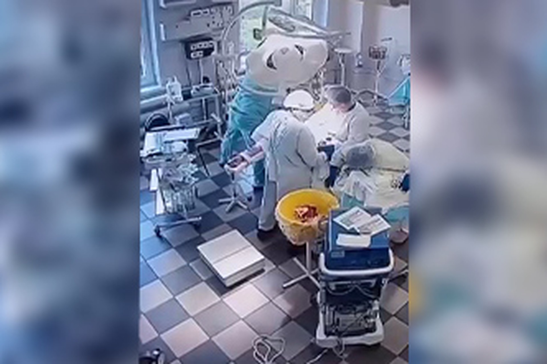 Врачи продолжили оперировать пациента во время сильного землетрясения на Камчатке