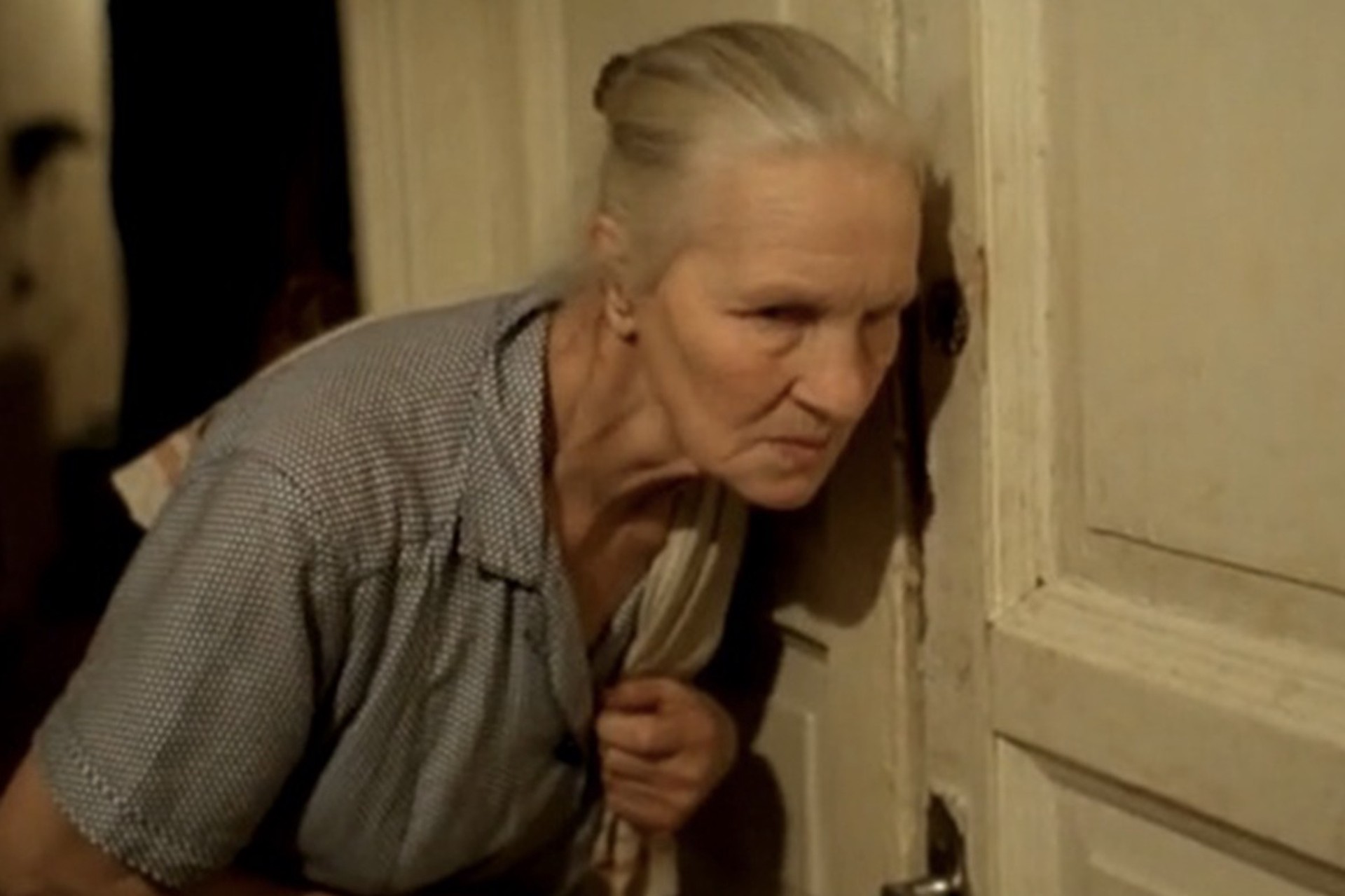 94-летняя актриса из фильма «Брат» Доротенко упала и разбила лицо