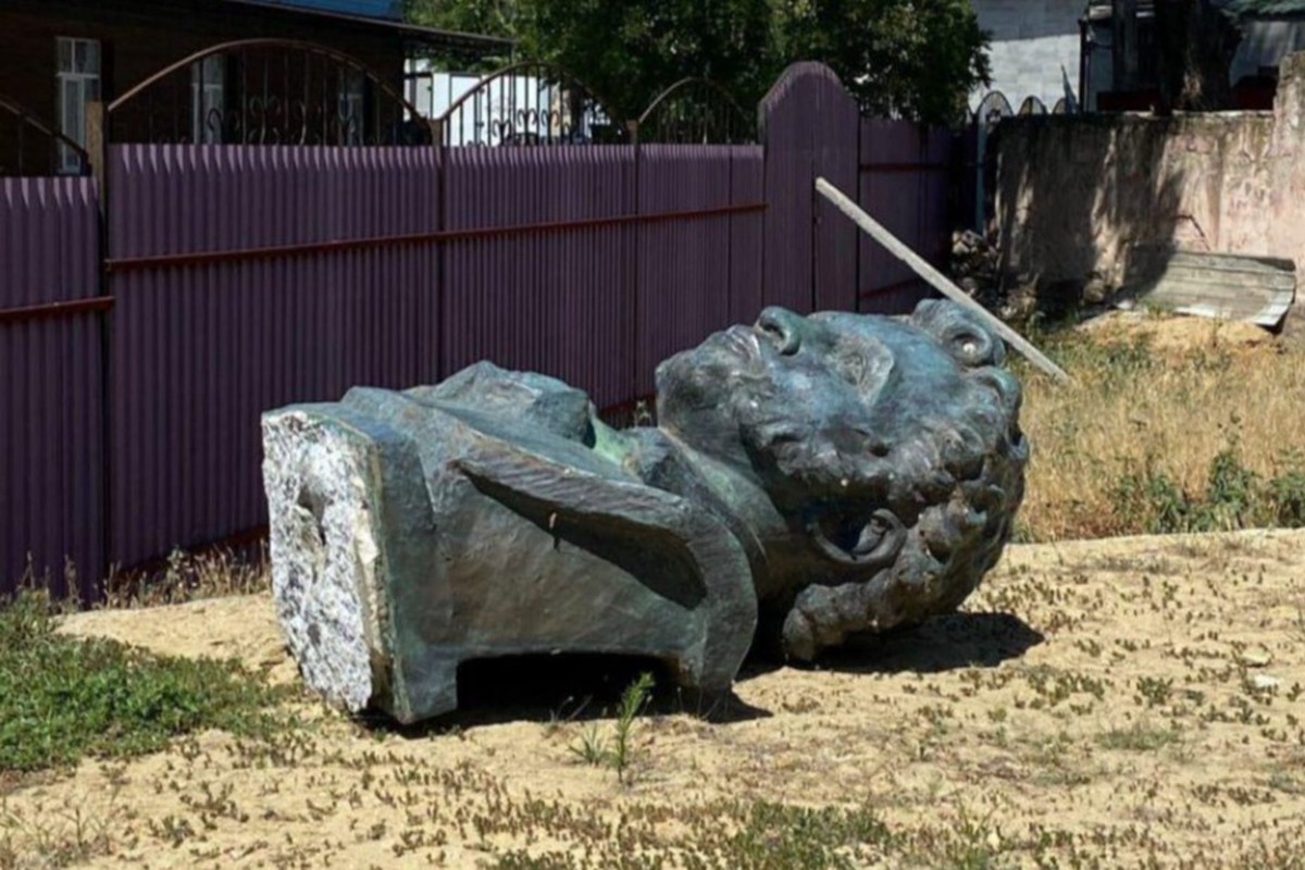 Памятник Пушкину снесли в Одесской области