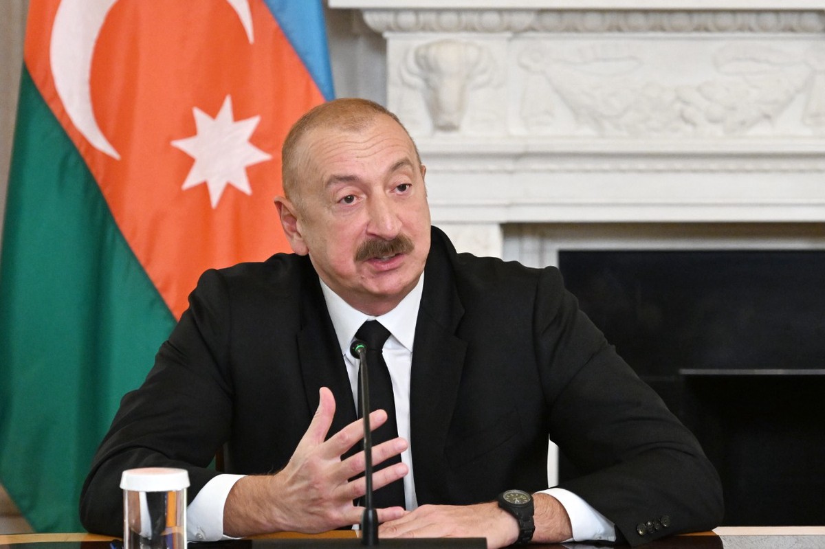 Алиев заявил об ударе ВС РФ по азербайджанской нефтебазе