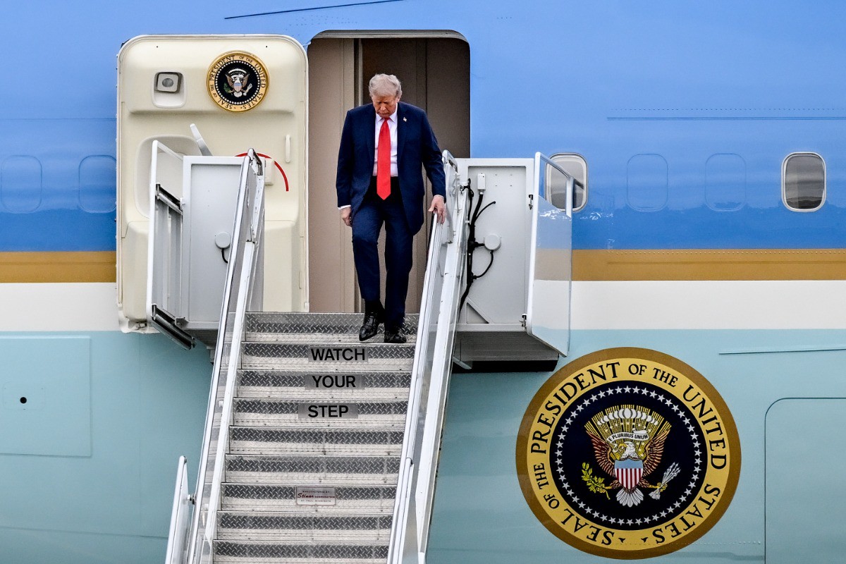 Трамп заявил, что не принимает решений по Украине по указке Европы