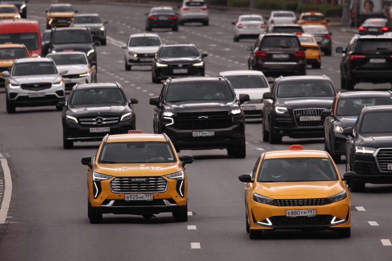 Колеса по сезону: когда менять резину и как хранить, чтобы не выбрасывать деньги на ветер