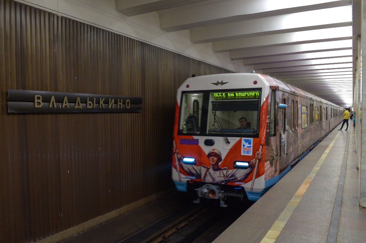 Etik kiygan etuk ayollar bilan porno