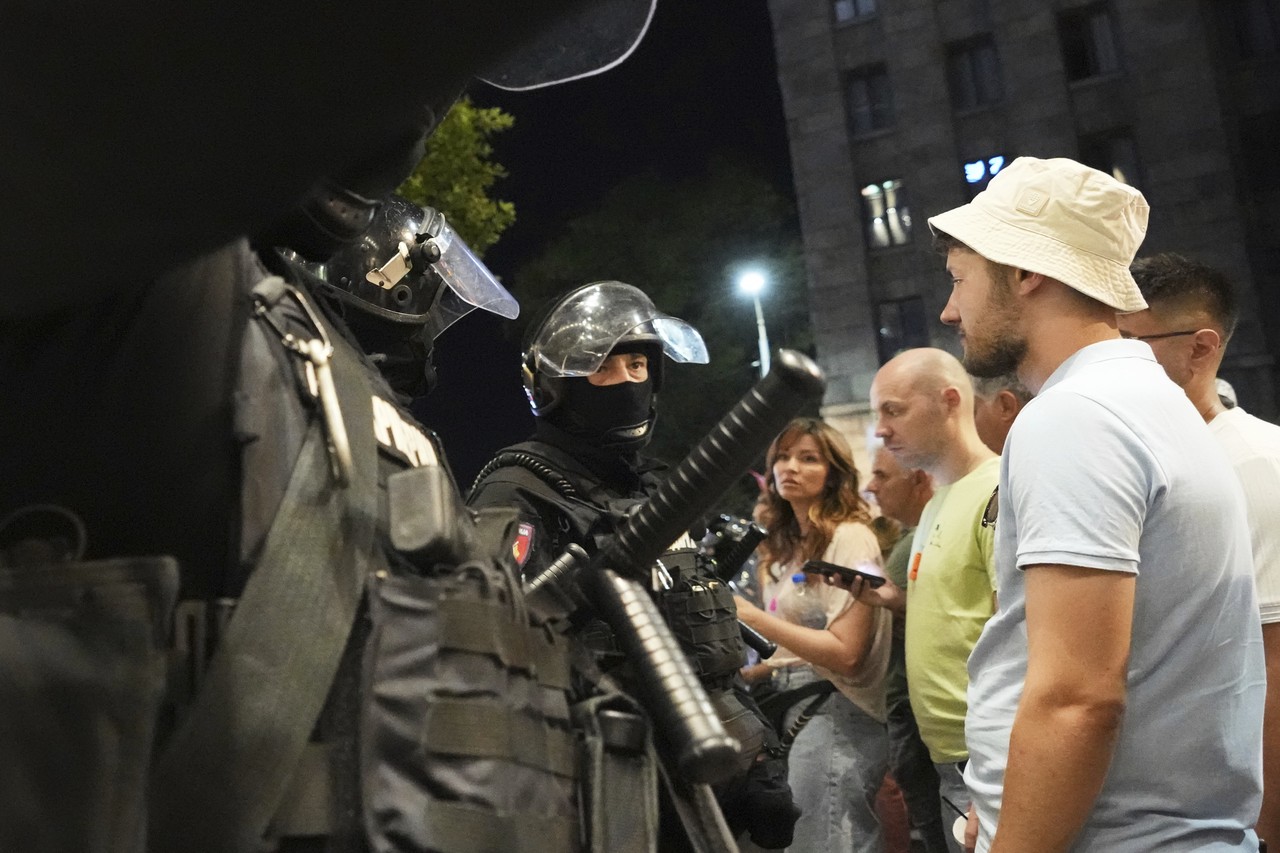 О чем пишут иноСМИ 14 августа: дипломатическая агония ЕС накануне саммита на Аляске, угроза Мелании Трамп сыну Байдена, новые протесты в Сербии