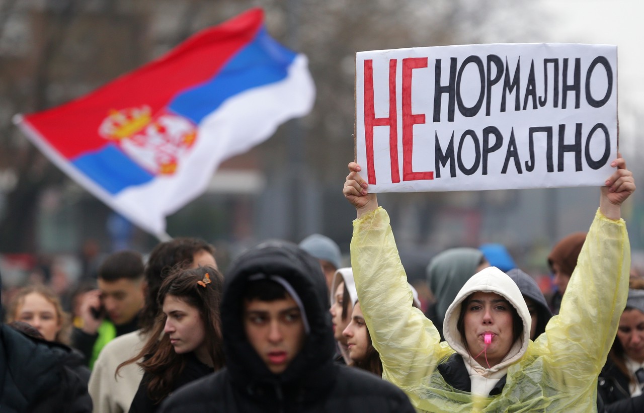 Сербам – молот: почему протесты против Вучича набирают силу