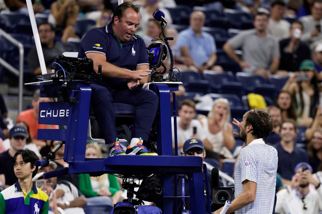 Почему Даниил Медведев закатил истерику на US Open