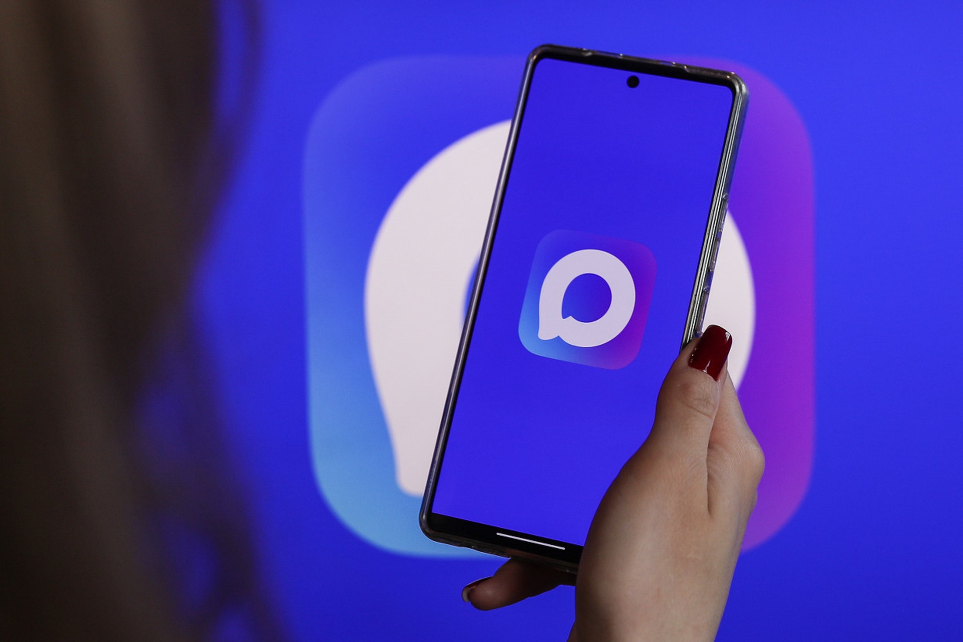 Ввоз в Россию смартфонов без мессенджера Max будет ограничен, заявили в Госдуме