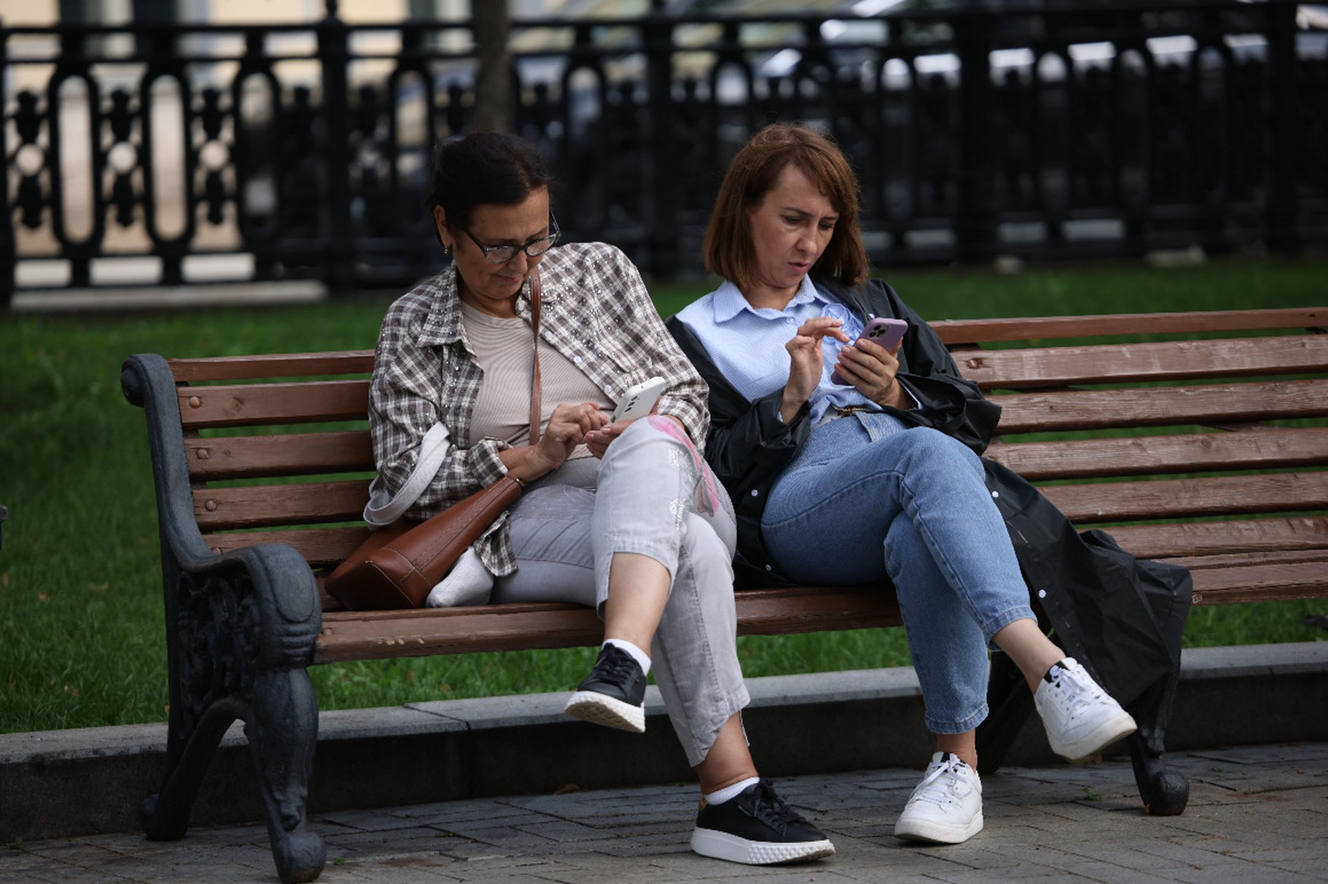 В Госдуме предостерегли россиян от перехода в Google Meet после ограничений в Telegram и WhatsApp*